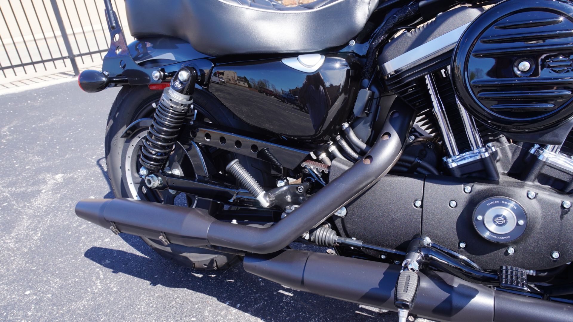 2022 Harley-Davidson Iron 883™ in Racine, Wisconsin - Photo 16