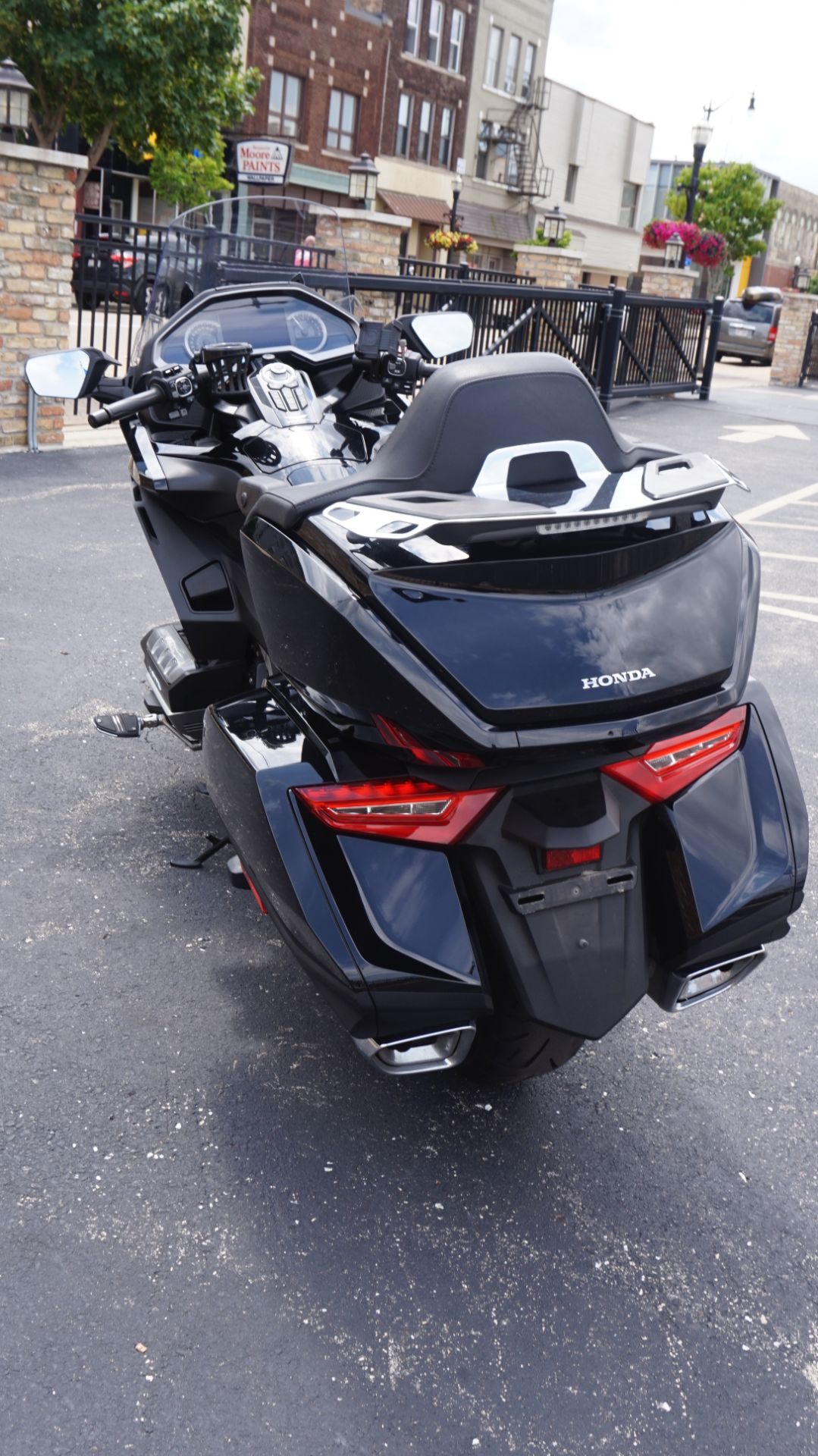 2019 Honda Gold Wing Tour Automatic DCT in Racine, Wisconsin - Photo 16