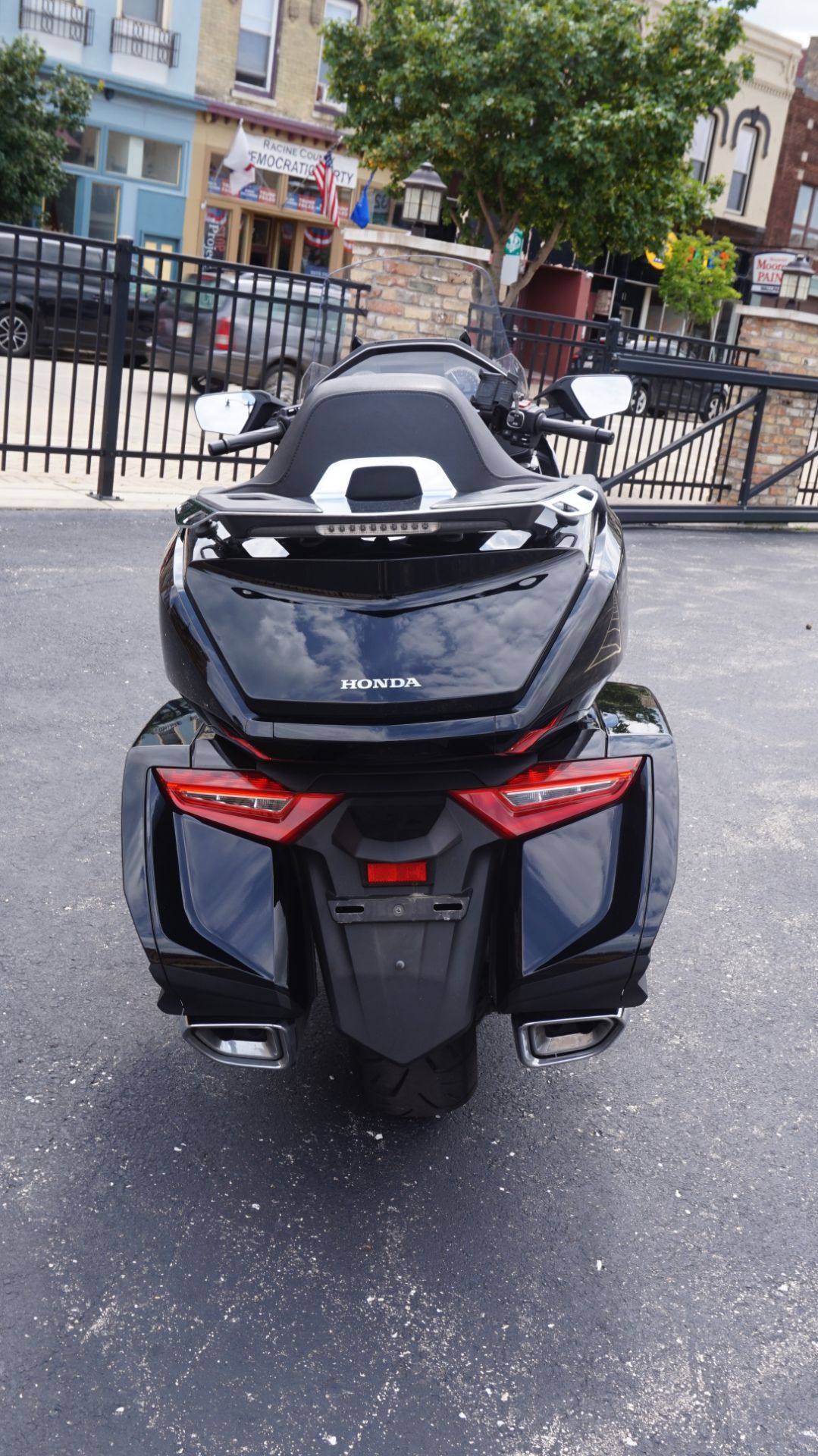 2019 Honda Gold Wing Tour Automatic DCT in Racine, Wisconsin - Photo 17