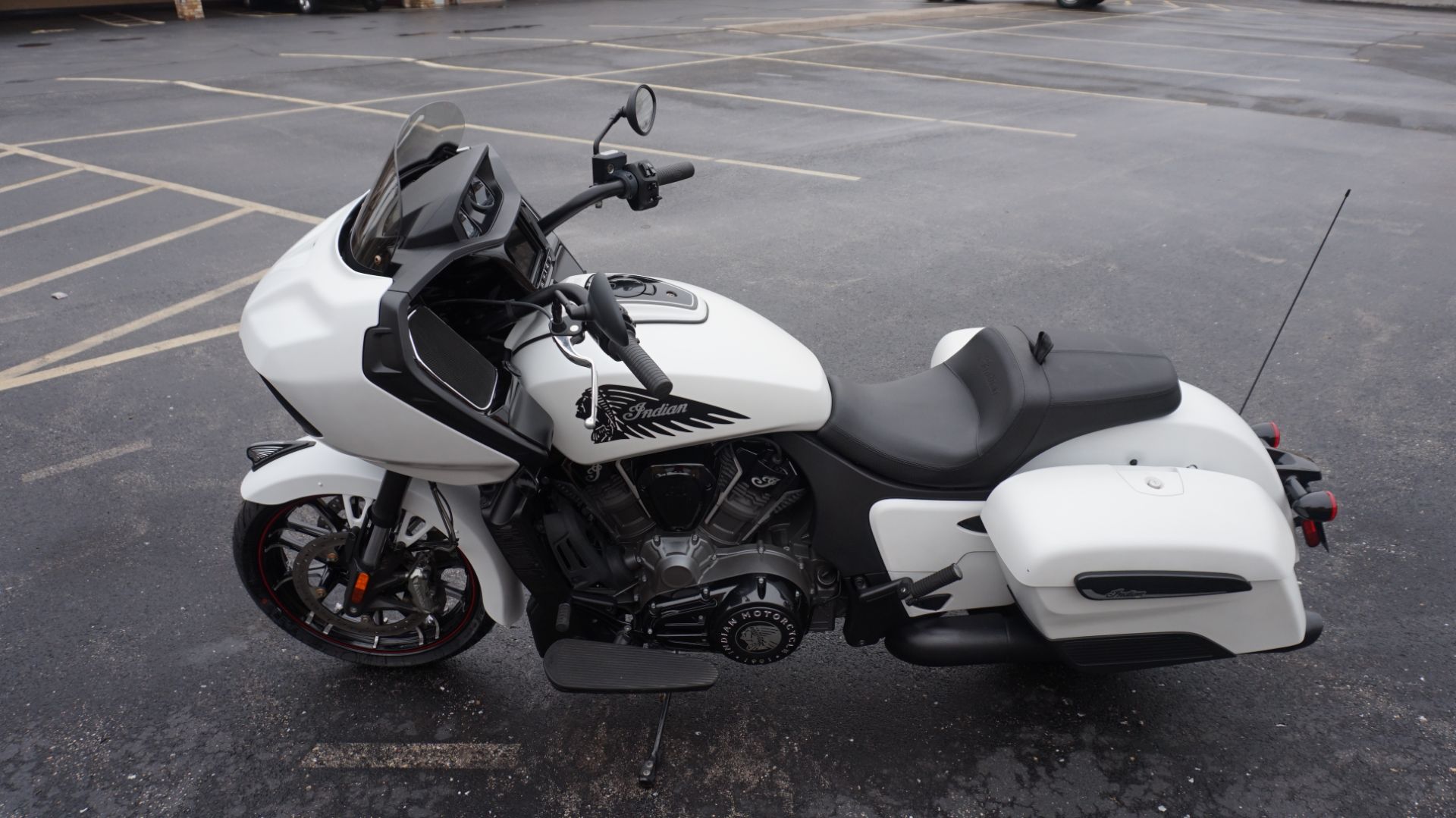 2021 Indian Motorcycle Challenger® Dark Horse® in Racine, Wisconsin - Photo 9