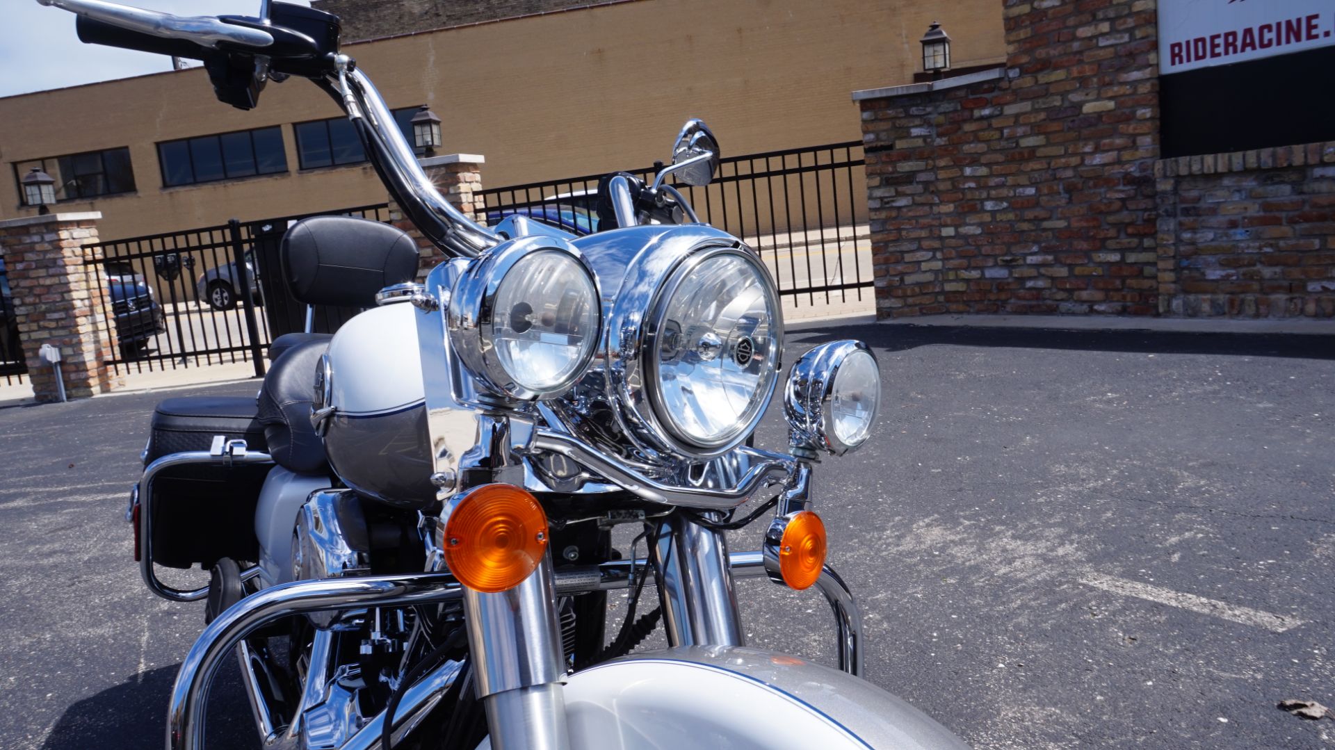 2009 Harley-Davidson Road King® Classic in Racine, Wisconsin - Photo 6