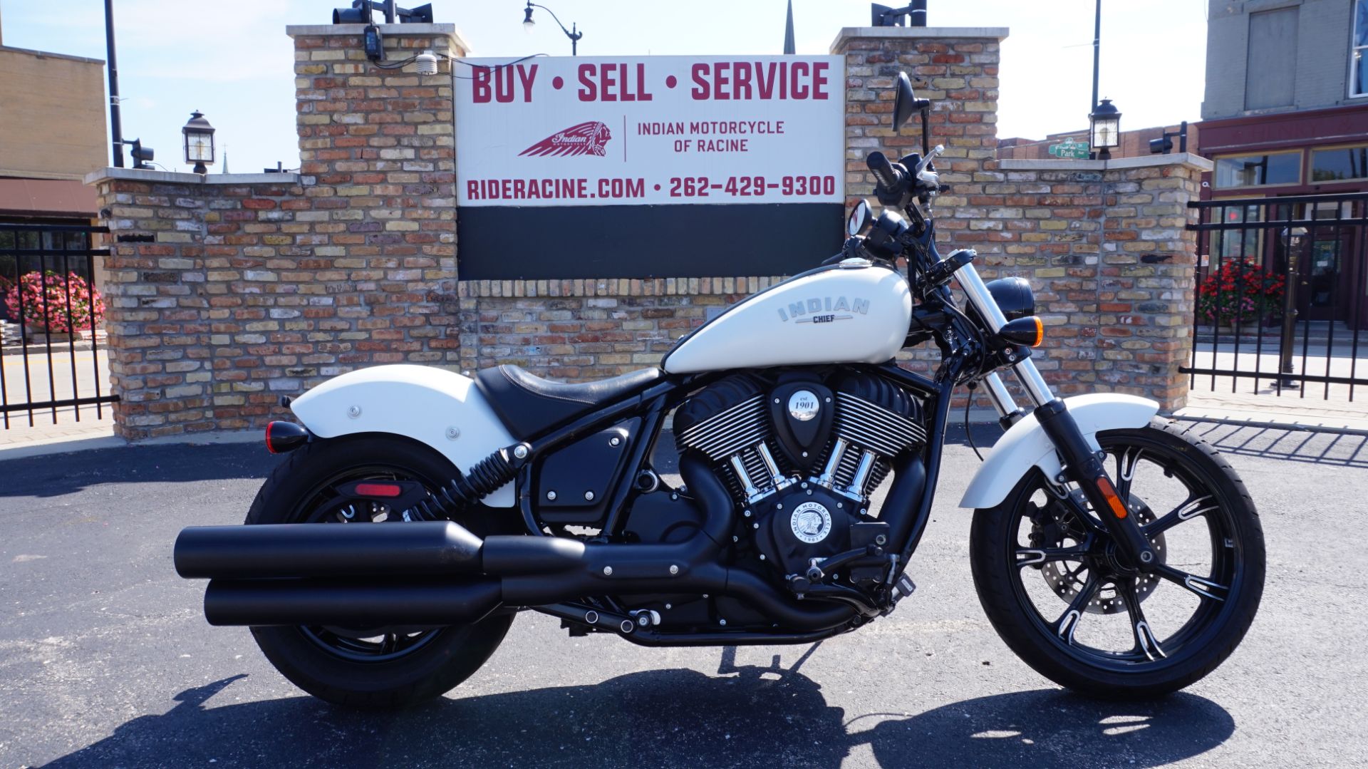 2022 Indian Motorcycle Chief in Racine, Wisconsin - Photo 1