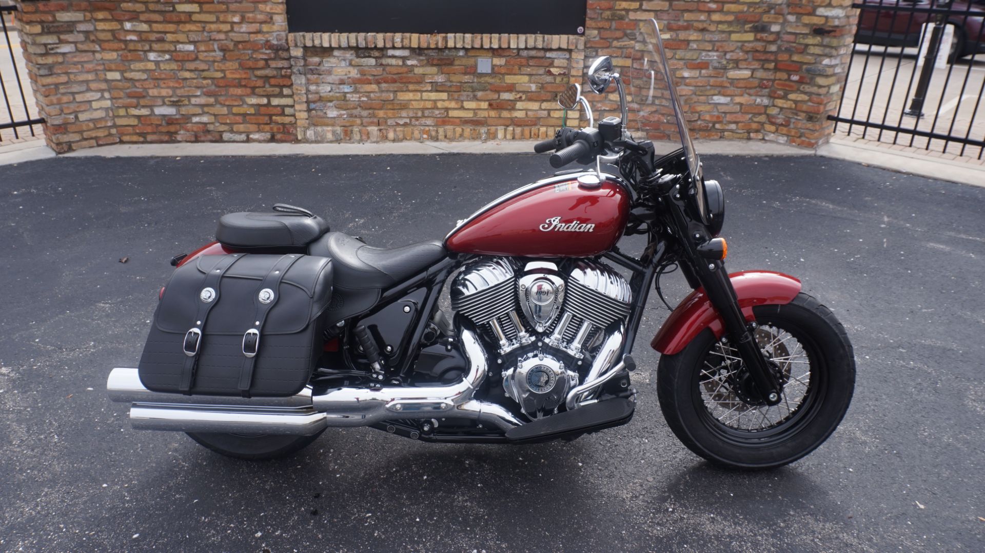 2023 Indian Motorcycle Super Chief Limited ABS in Racine, Wisconsin - Photo 2