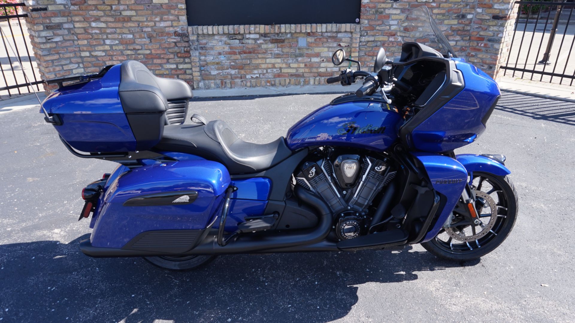 2022 Indian Motorcycle Pursuit® Dark Horse® in Racine, Wisconsin - Photo 3