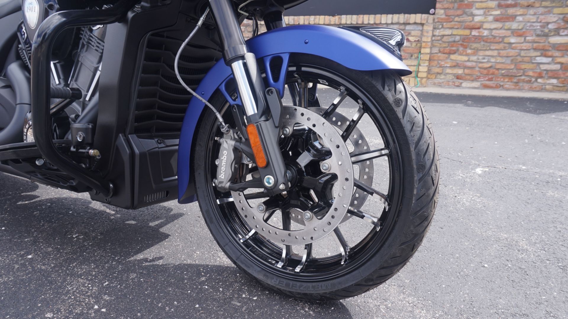2024 Indian Motorcycle Challenger® Dark Horse® with PowerBand Audio Package in Racine, Wisconsin - Photo 5