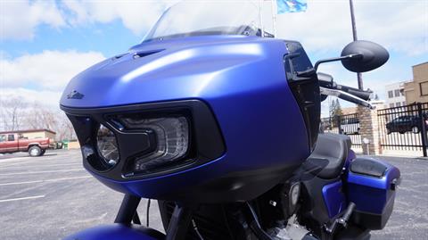 2024 Indian Motorcycle Challenger® Dark Horse® with PowerBand Audio Package in Racine, Wisconsin - Photo 14