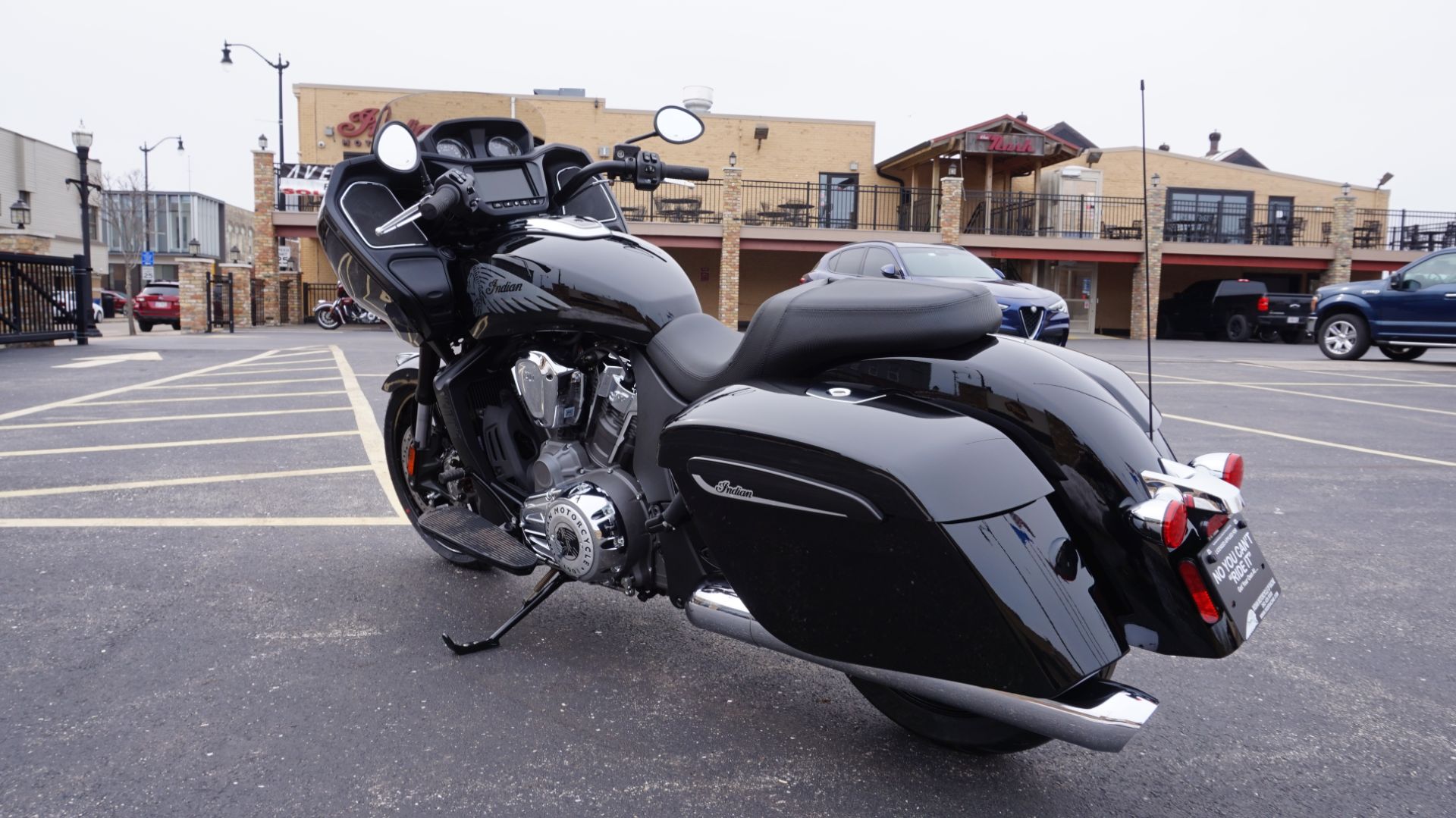 2023 Indian Motorcycle Challenger® in Racine, Wisconsin - Photo 11