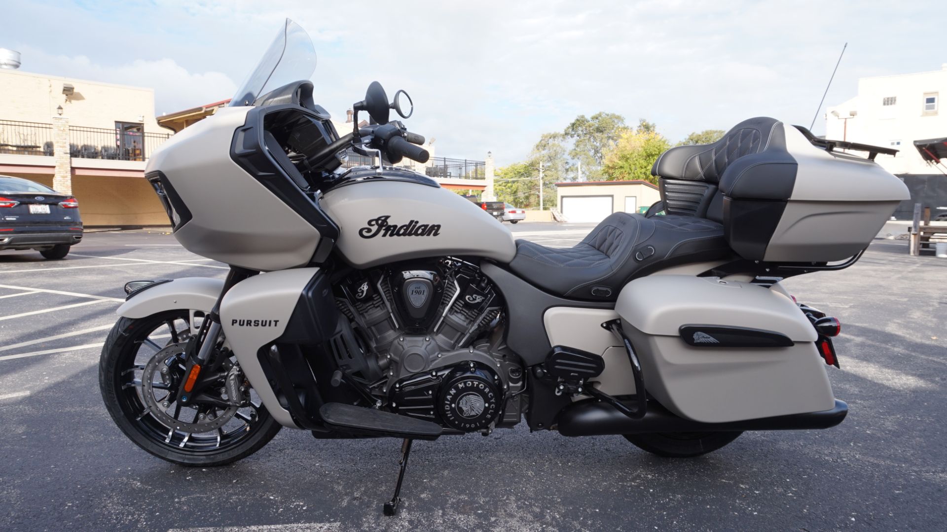 2023 Indian Motorcycle Pursuit® Dark Horse® with Premium Package in Racine, Wisconsin - Photo 8