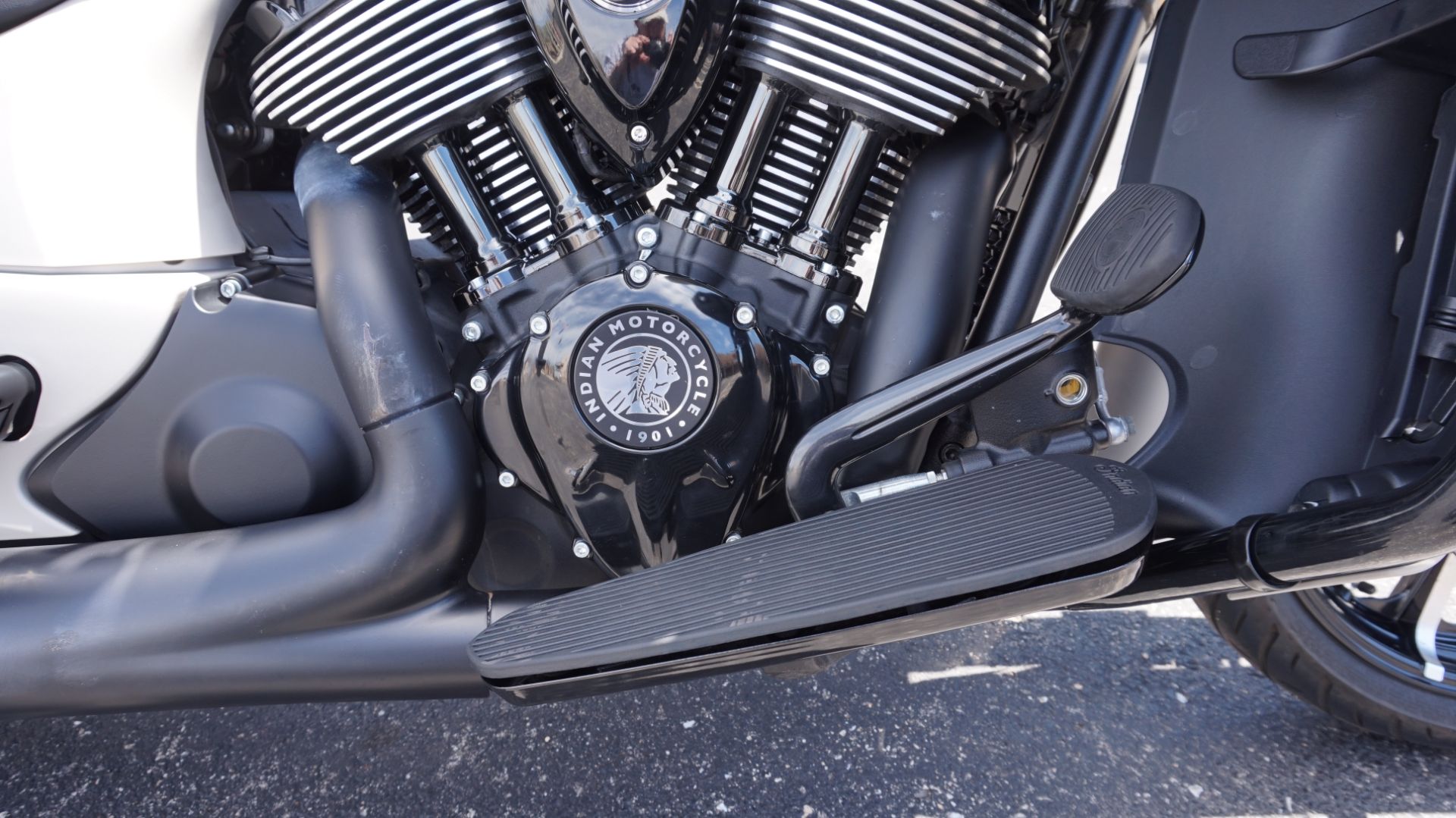 2023 Indian Motorcycle Roadmaster® Dark Horse® in Racine, Wisconsin - Photo 17