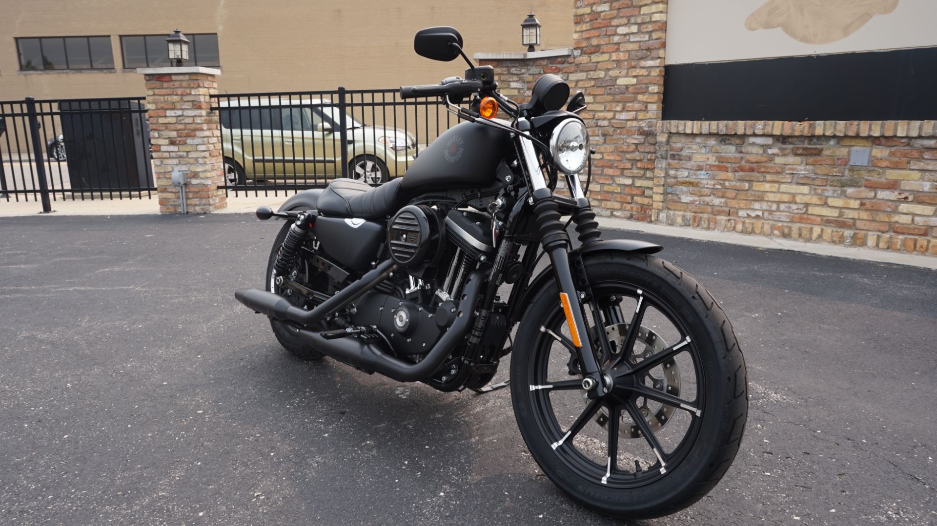2021 Harley-Davidson Iron 883™ in Racine, Wisconsin - Photo 3