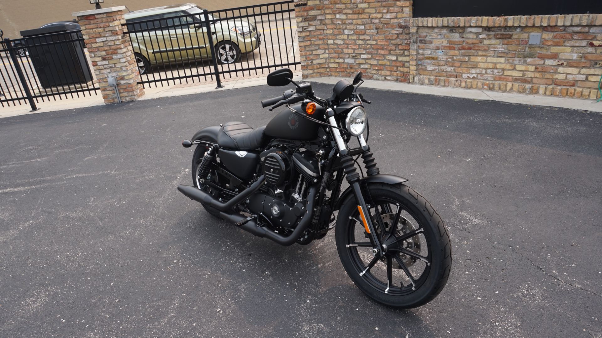 2021 Harley-Davidson Iron 883™ in Racine, Wisconsin - Photo 4