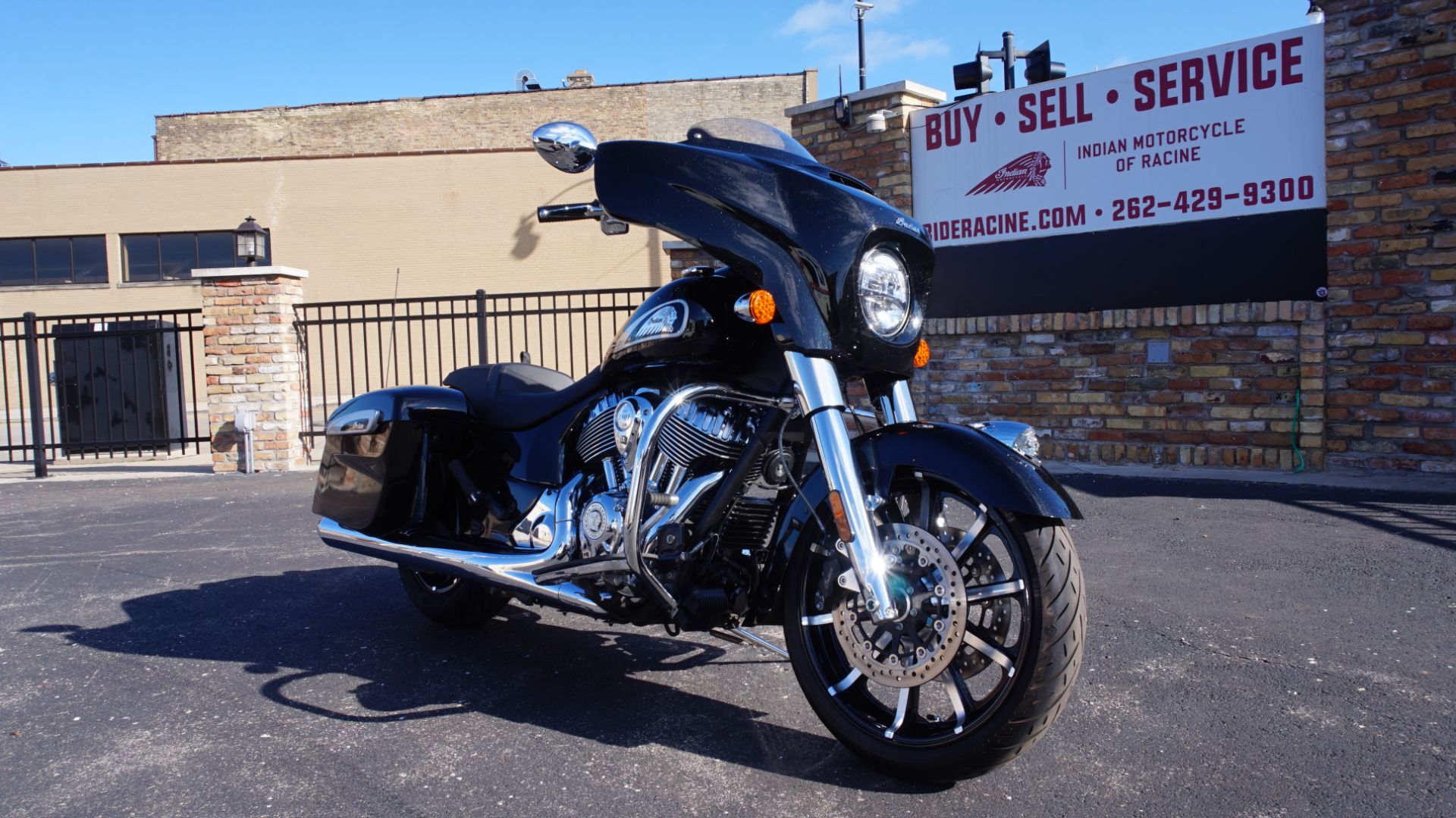 2021 Indian Motorcycle Chieftain® Limited in Racine, Wisconsin - Photo 3