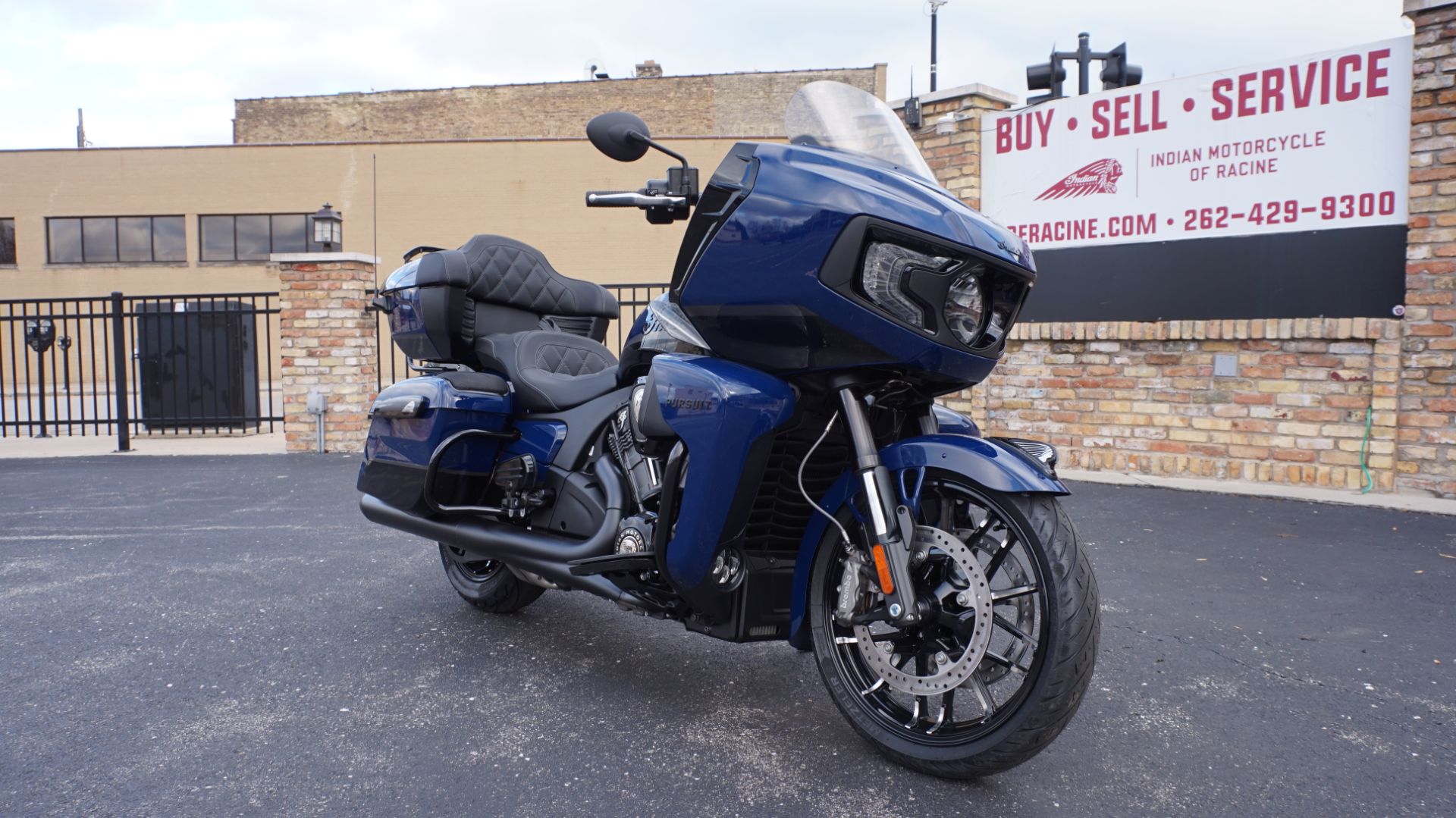 2024 Indian Motorcycle Pursuit® Dark Horse® with PowerBand Audio Package in Racine, Wisconsin - Photo 3