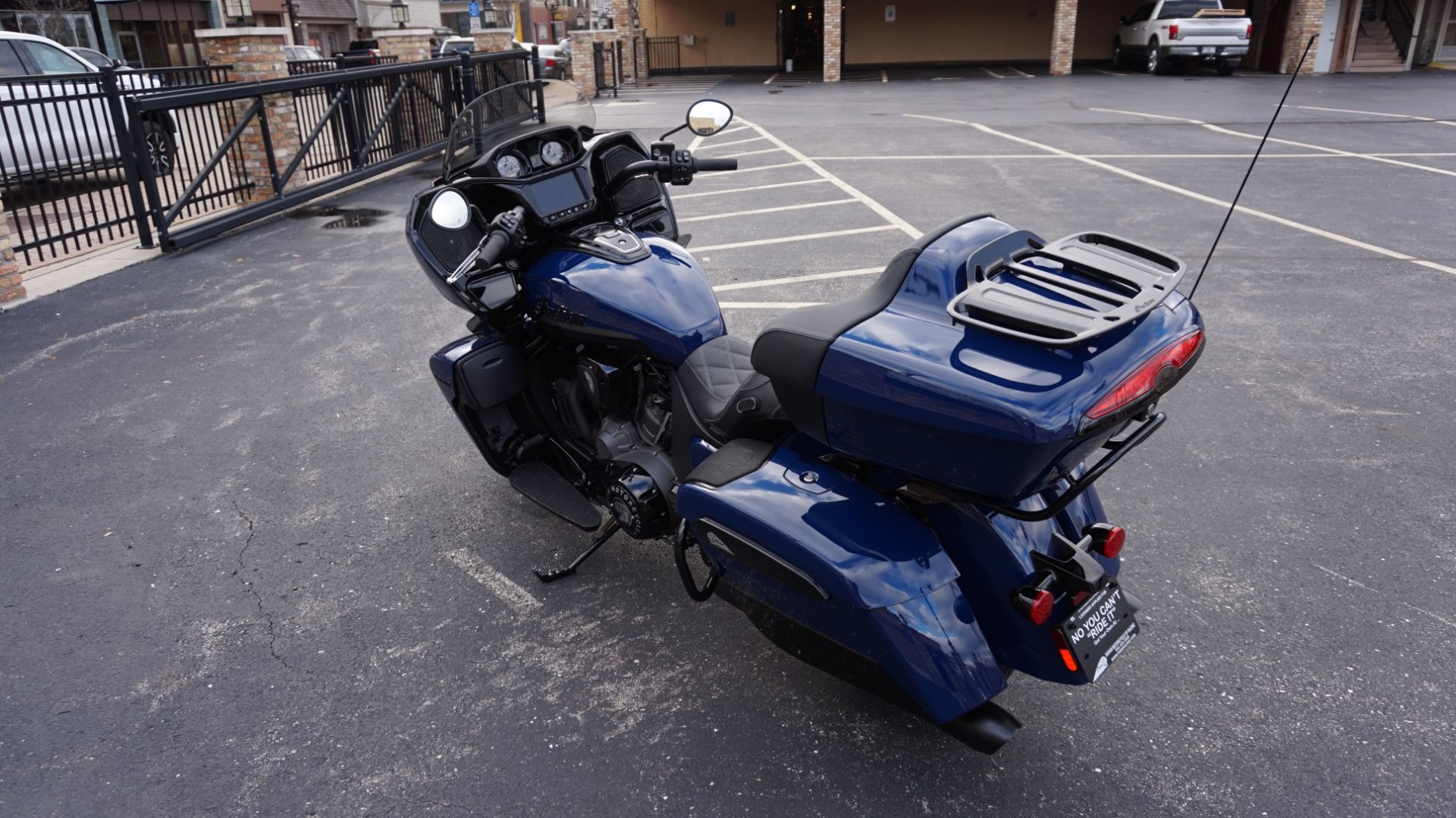 2024 Indian Motorcycle Pursuit® Dark Horse® with PowerBand Audio Package in Racine, Wisconsin - Photo 11