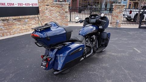 2024 Indian Motorcycle Pursuit® Dark Horse® with PowerBand Audio Package in Racine, Wisconsin - Photo 14