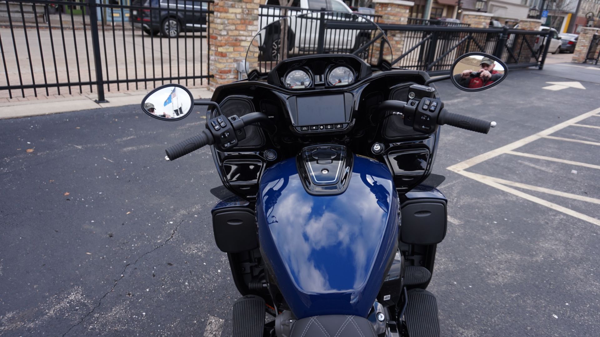 2024 Indian Motorcycle Pursuit® Dark Horse® with PowerBand Audio Package in Racine, Wisconsin - Photo 50