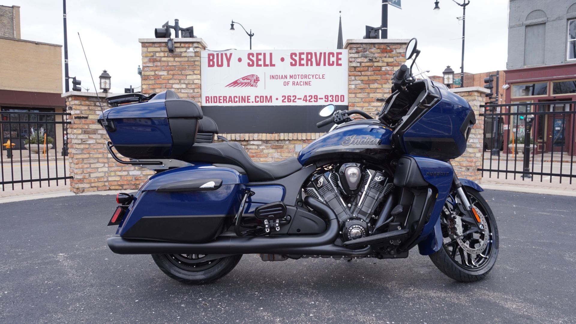 2024 Indian Motorcycle Pursuit® Dark Horse® with PowerBand Audio Package in Racine, Wisconsin - Photo 56