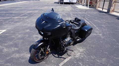 2020 Indian Motorcycle Challenger® Dark Horse® in Racine, Wisconsin - Photo 7