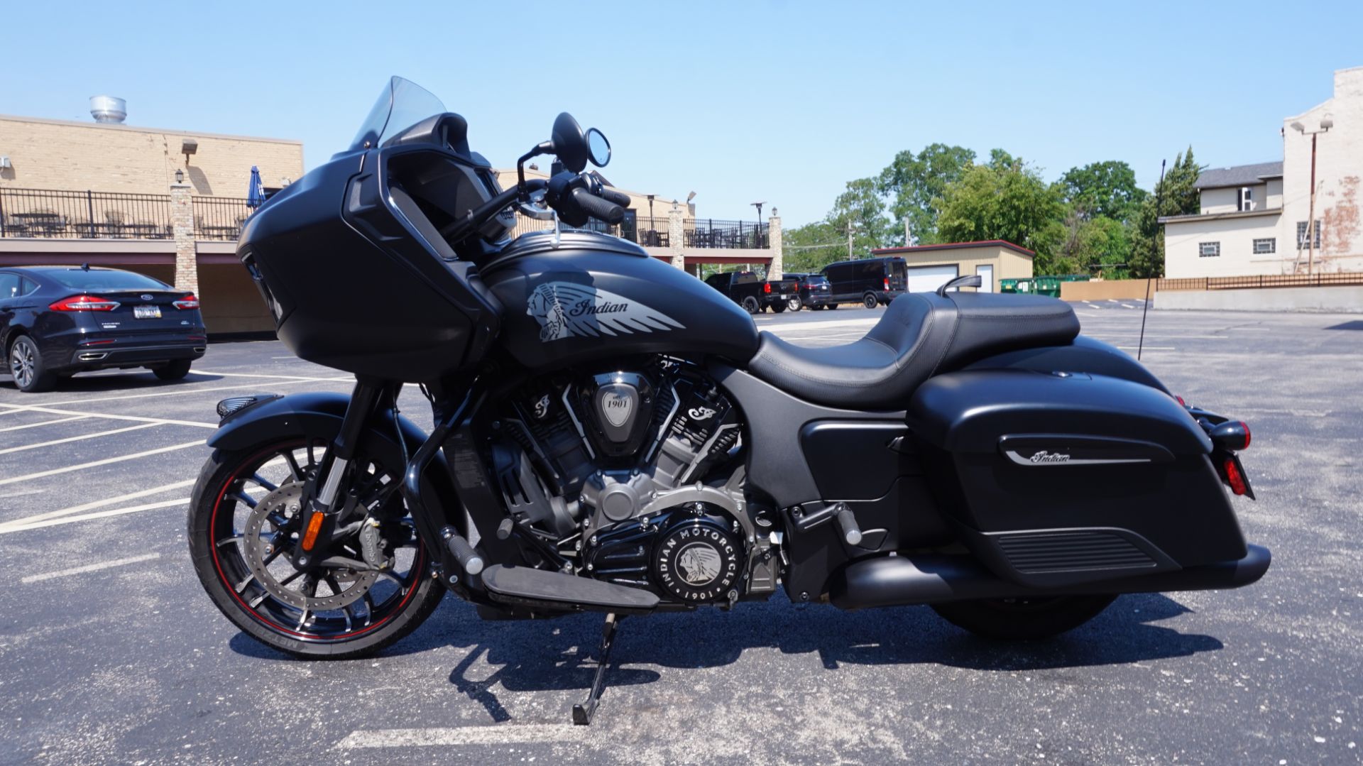 2020 Indian Motorcycle Challenger® Dark Horse® in Racine, Wisconsin - Photo 8