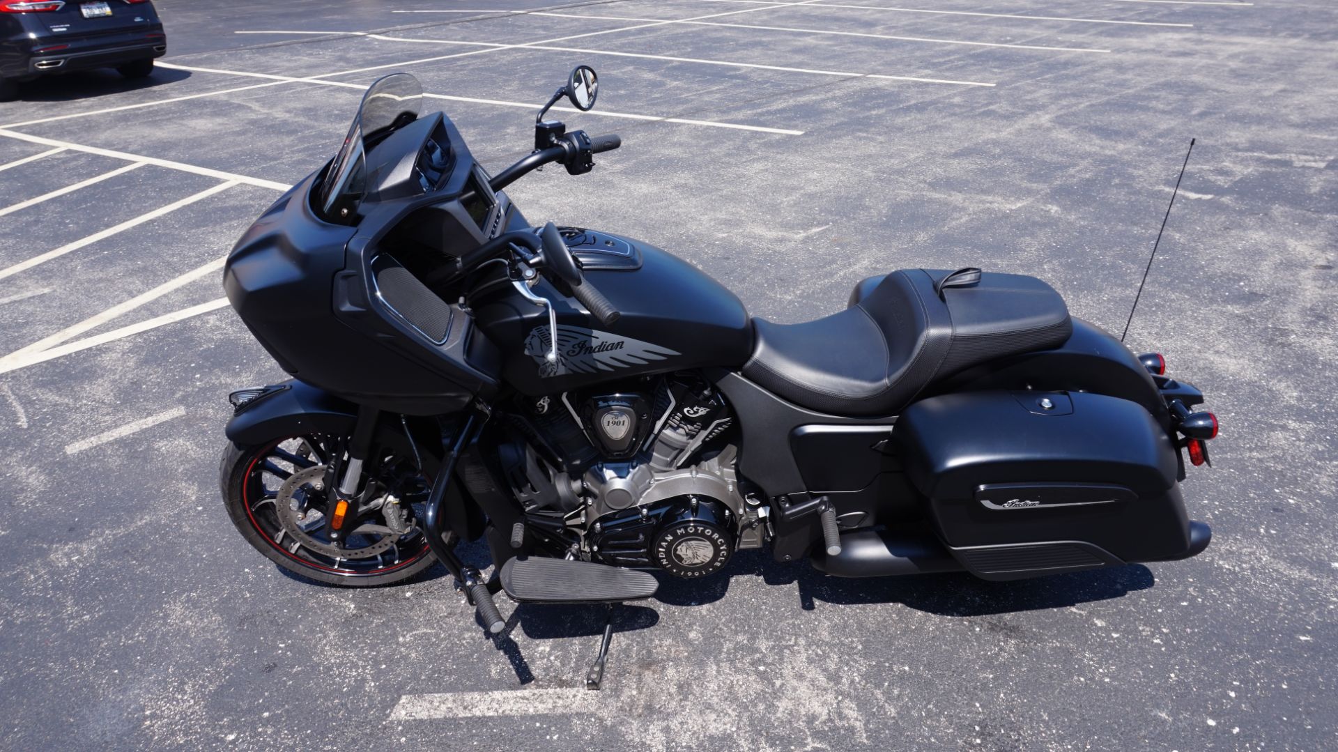 2020 Indian Motorcycle Challenger® Dark Horse® in Racine, Wisconsin - Photo 9