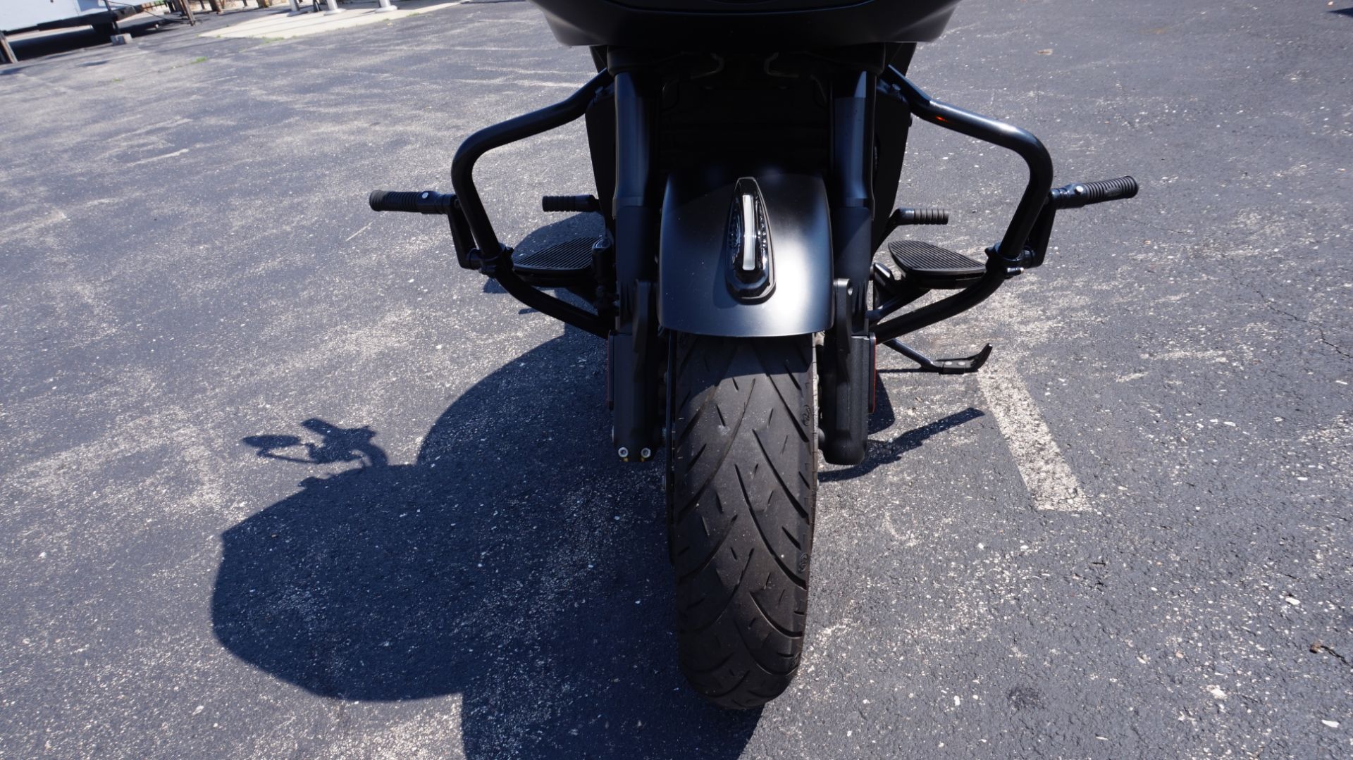 2020 Indian Motorcycle Challenger® Dark Horse® in Racine, Wisconsin - Photo 28