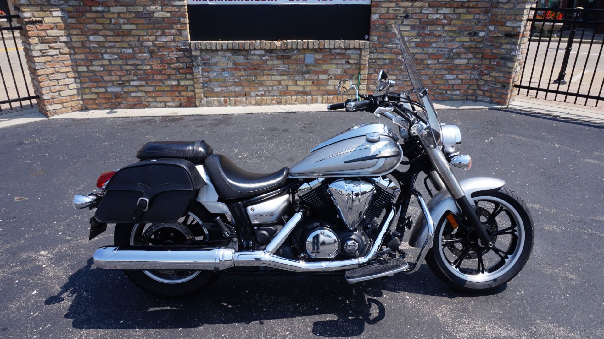 2012 Yamaha V Star 950 in Racine, Wisconsin - Photo 2