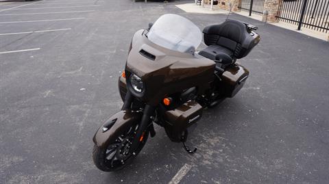 2023 Indian Motorcycle Roadmaster® Dark Horse® in Racine, Wisconsin - Photo 7