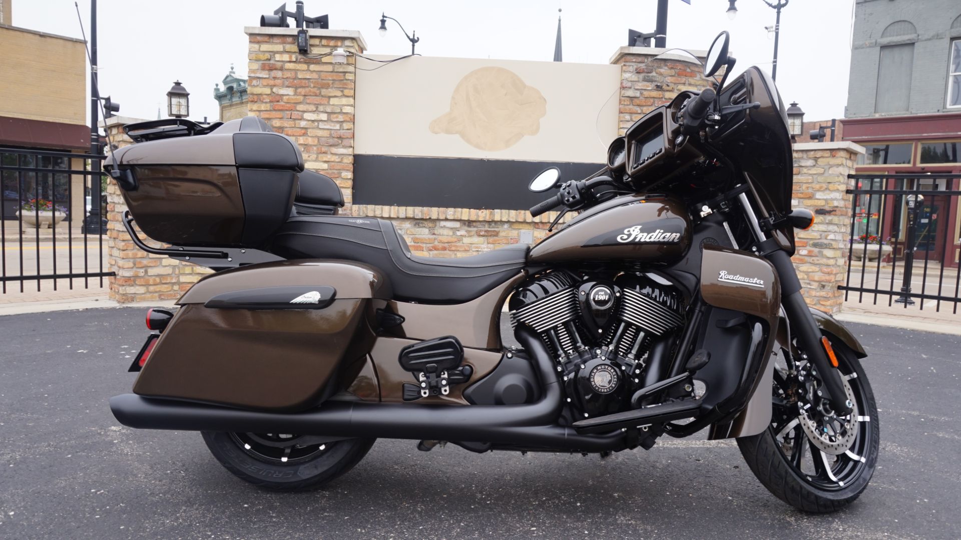 2023 Indian Motorcycle Roadmaster® Dark Horse® in Racine, Wisconsin - Photo 54