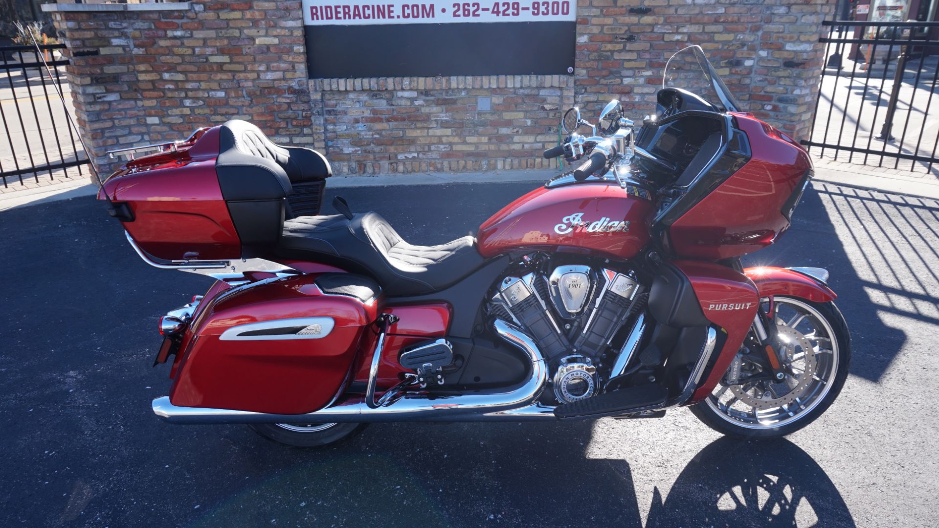 2024 Indian Motorcycle Pursuit® Limited® with PowerBand Audio Package in Racine, Wisconsin - Photo 1