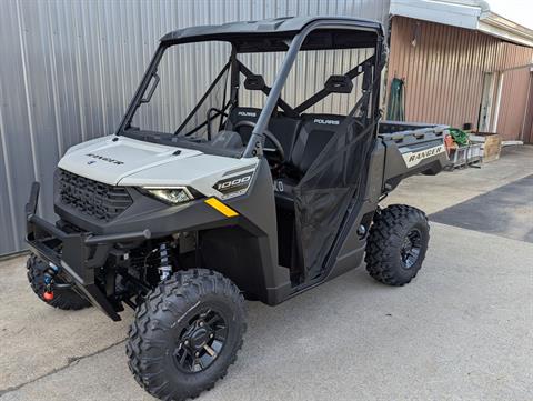 2025 Polaris Ranger 1000 Premium in Ontario, New York - Photo 2