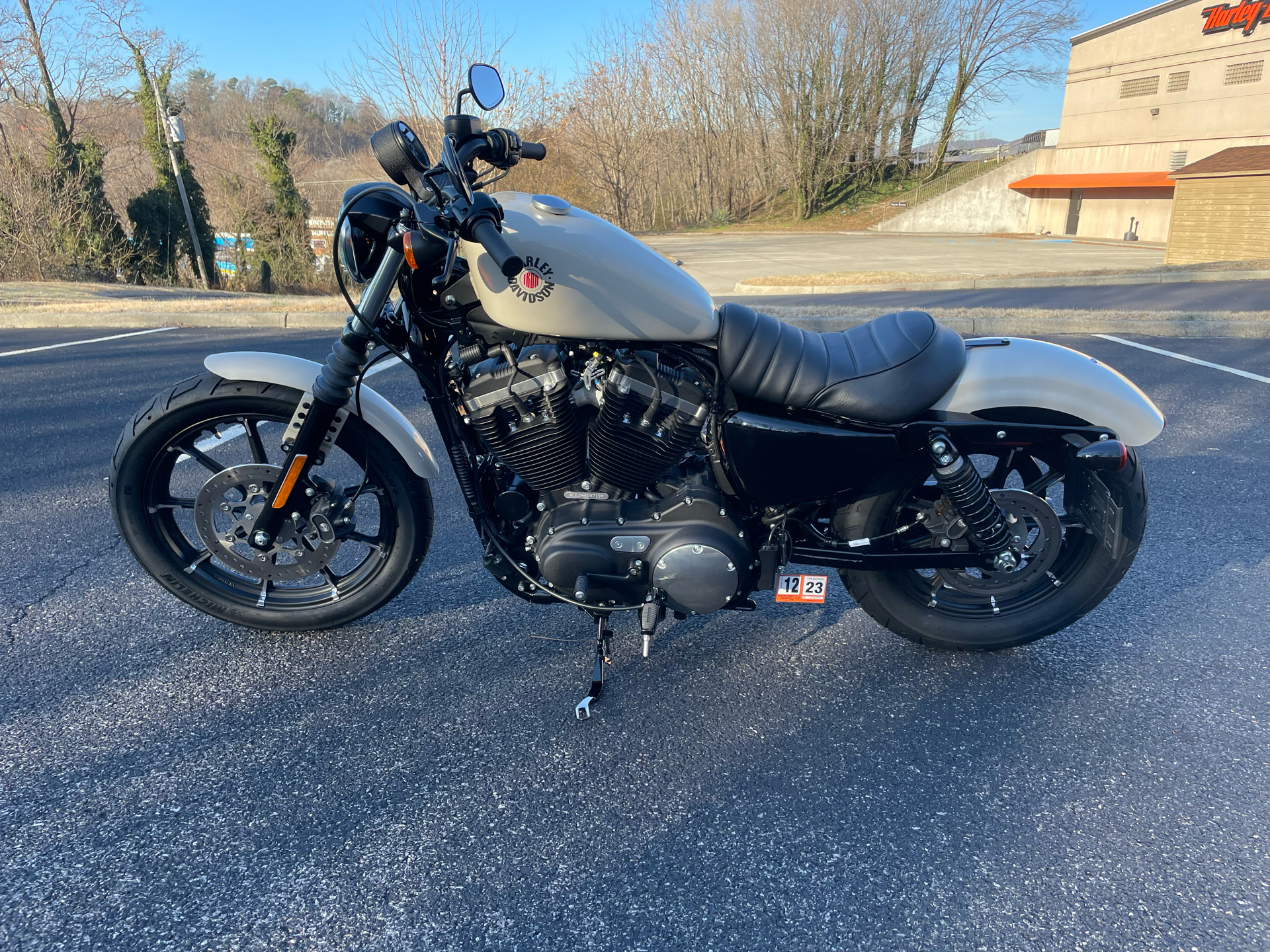 2022 Harley-Davidson XL883 Iron in Roanoke, Virginia - Photo 2
