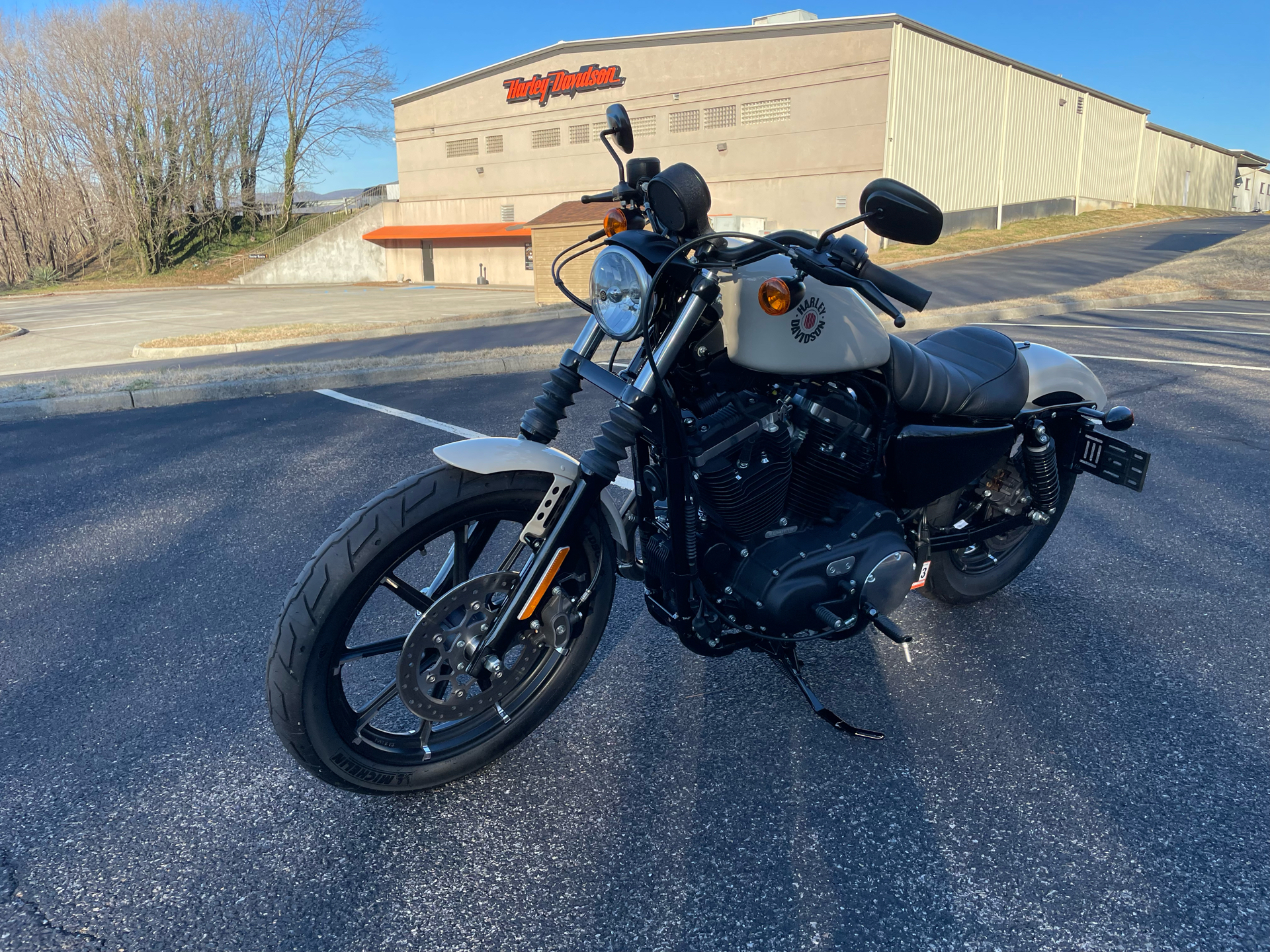 2022 Harley-Davidson XL883 Iron in Roanoke, Virginia - Photo 8