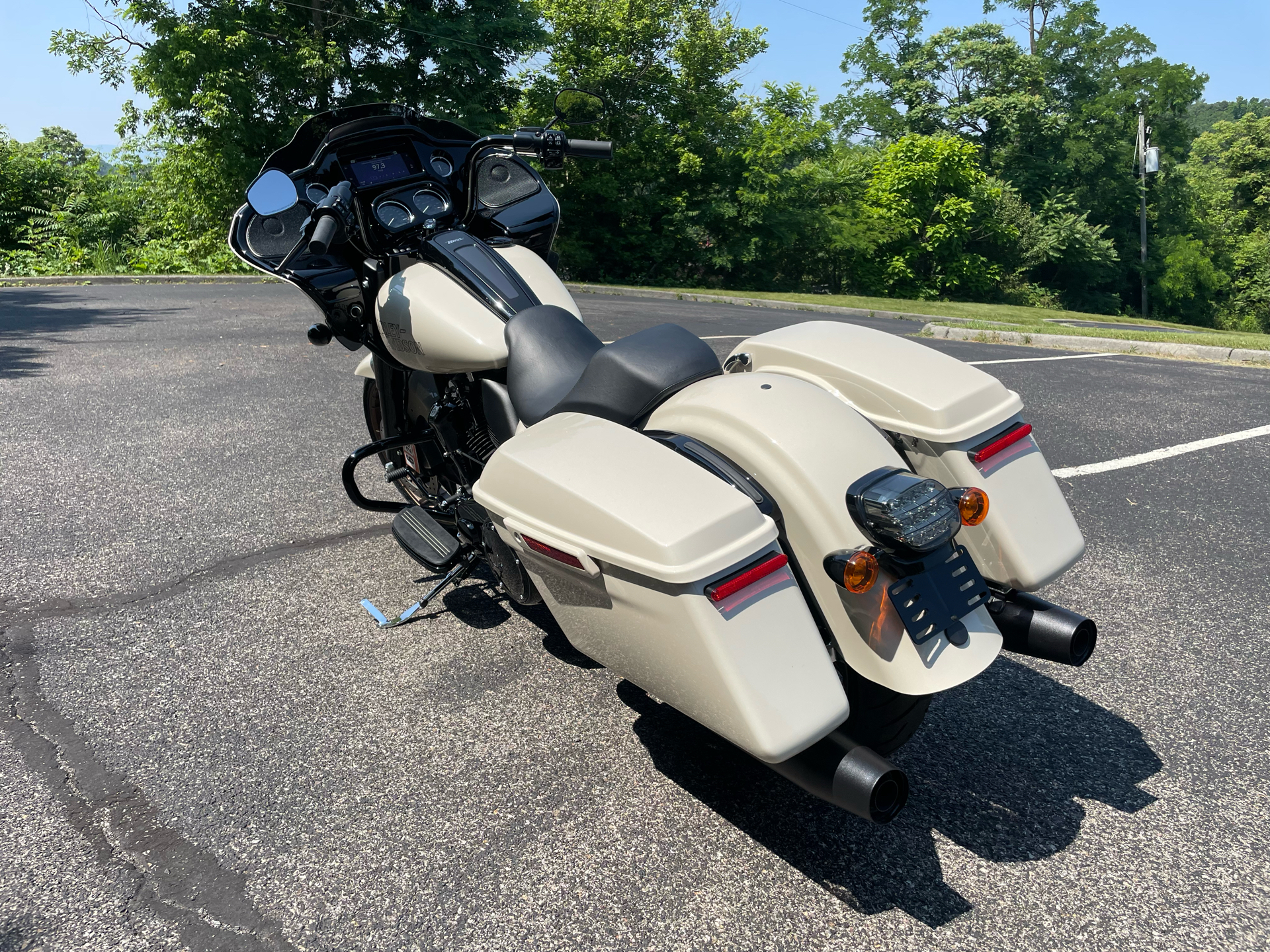2023 Harley-Davidson Road Glide ST in Roanoke, Virginia - Photo 3
