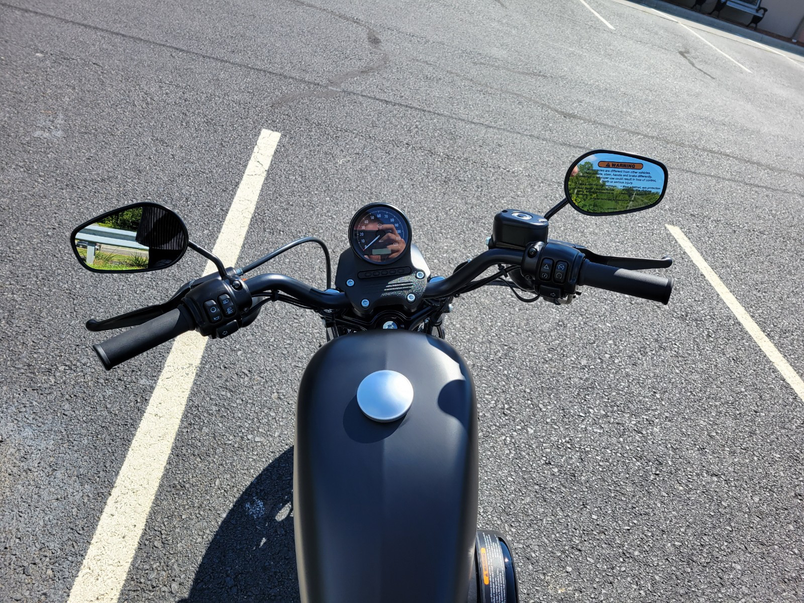 2022 Harley-Davidson Iron 883 in Roanoke, Virginia - Photo 5