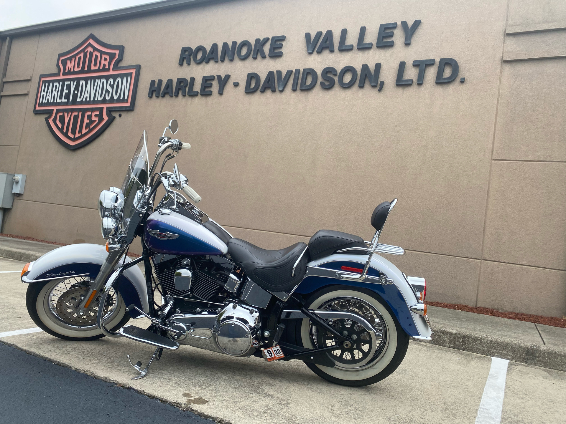2010 Harley-Davidson Deluxe in Roanoke, Virginia - Photo 2