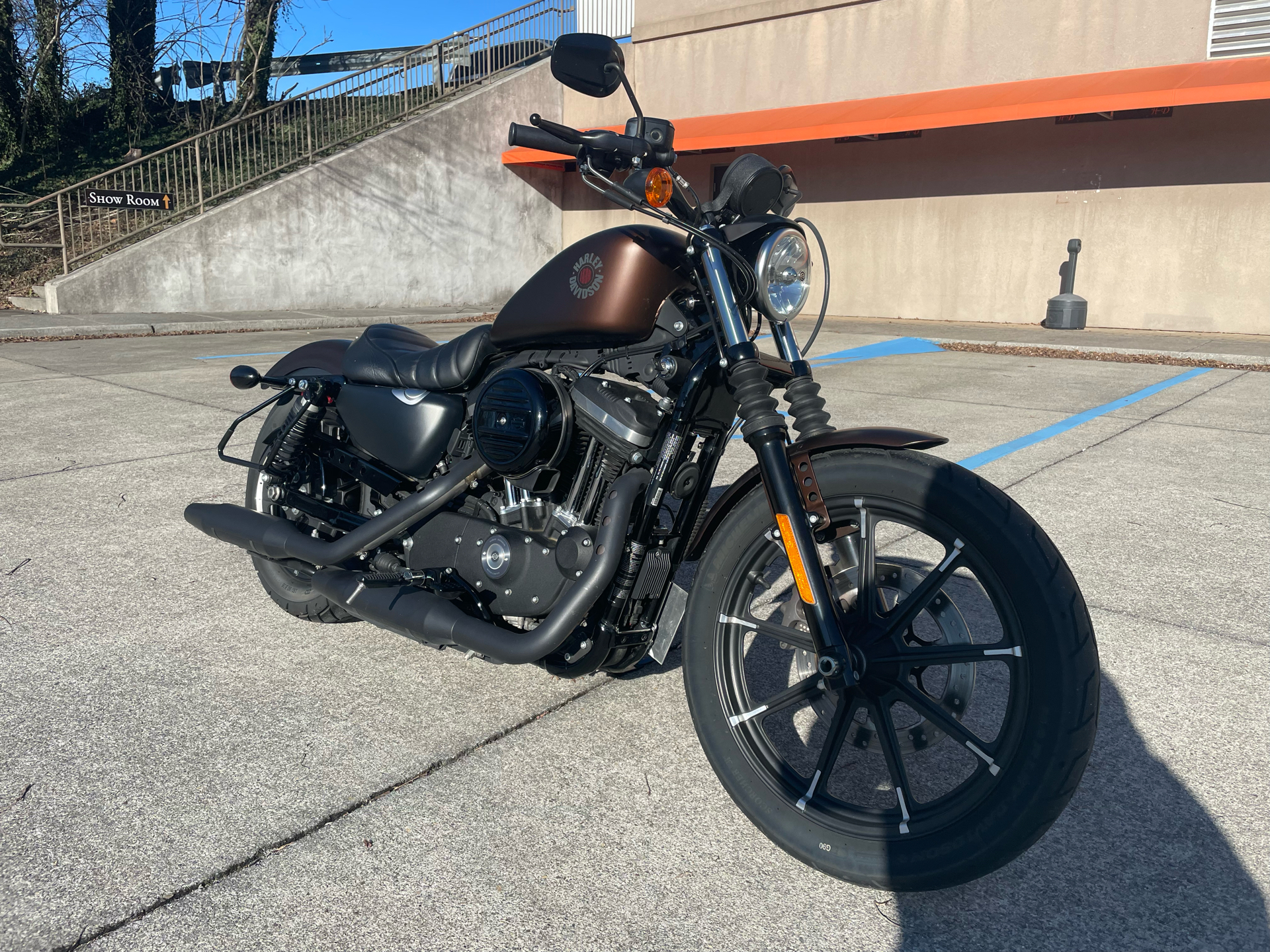 2019 Harley-Davidson 883 Iron in Roanoke, Virginia - Photo 2