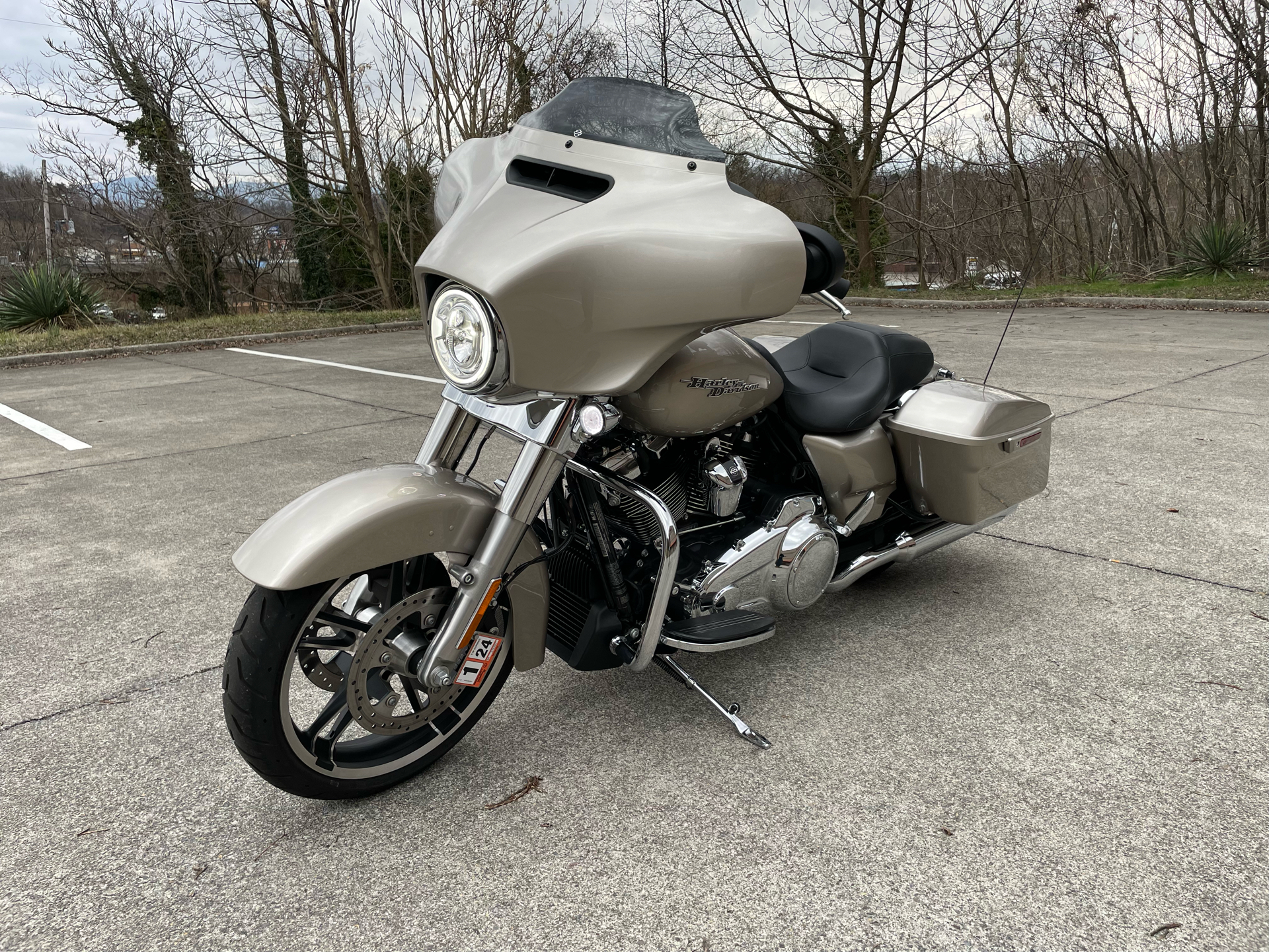 2018 Harley-Davidson Street Glide in Roanoke, Virginia - Photo 8