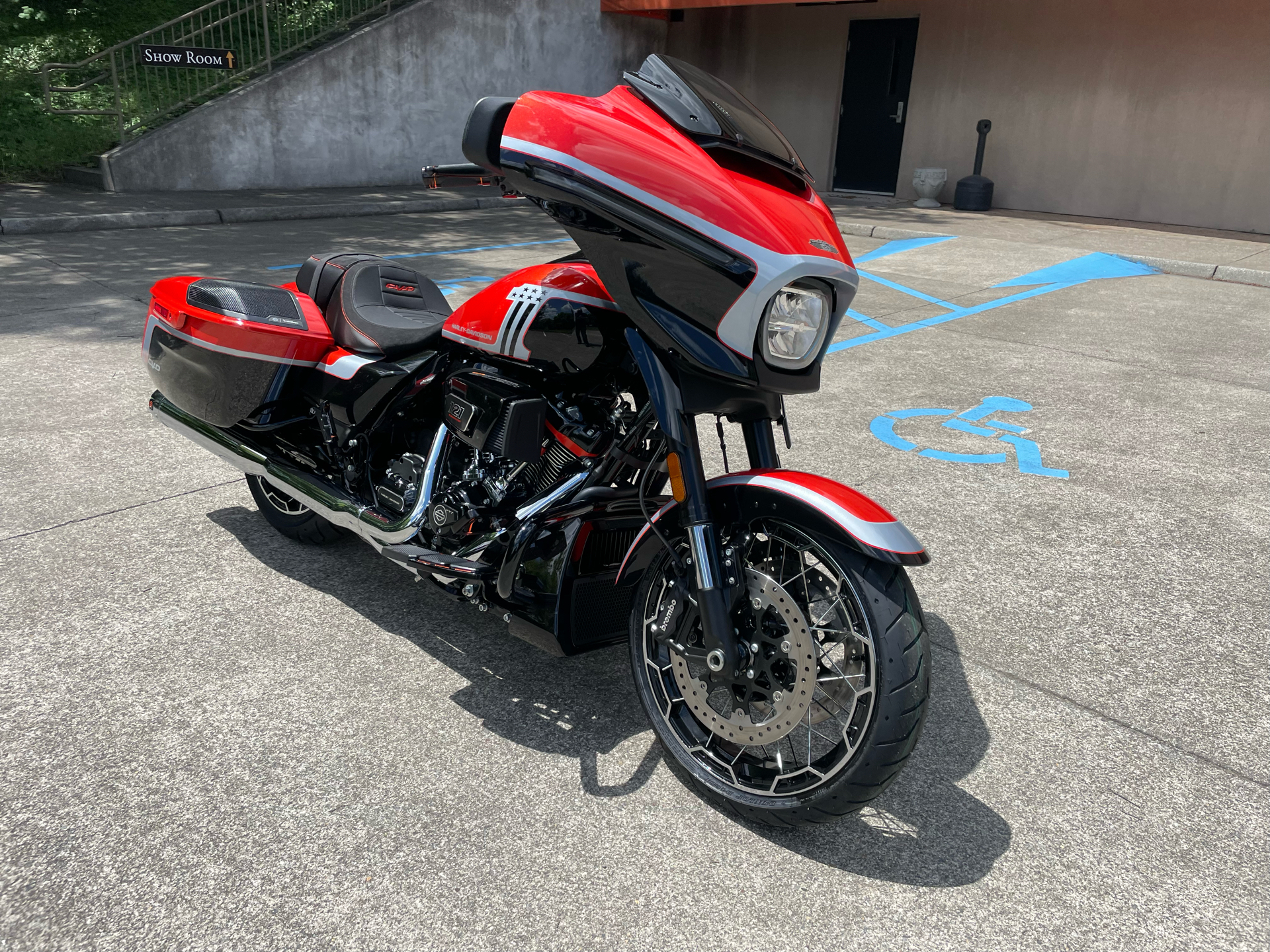 2024 Harley-Davidson CVO Street Glide in Roanoke, Virginia - Photo 4