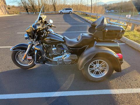 2011 Harley-Davidson Tri Glide® Ultra Classic® in Roanoke, Virginia - Photo 1