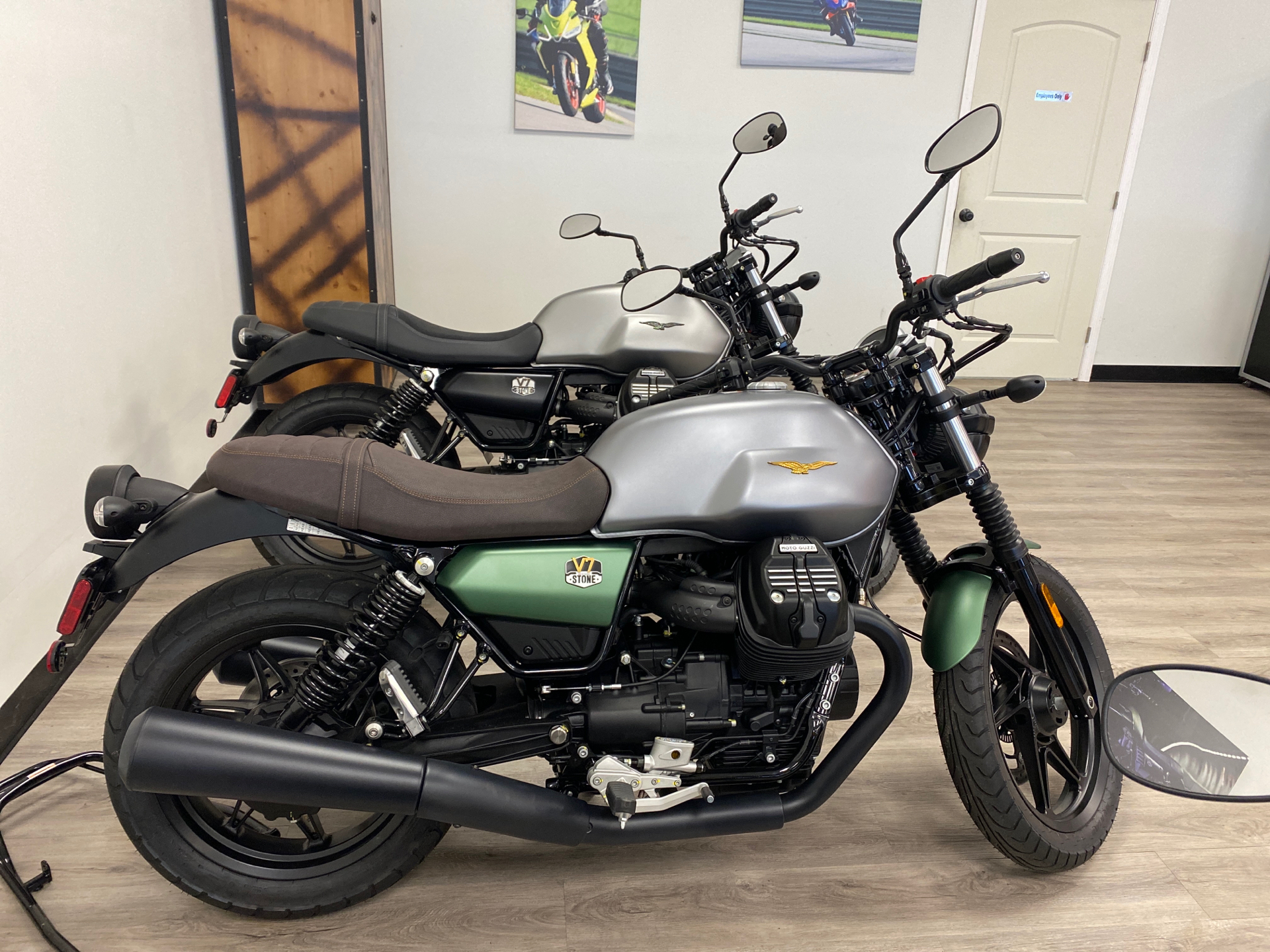 2022 Moto Guzzi V7 Stone in Knoxville, Tennessee - Photo 1