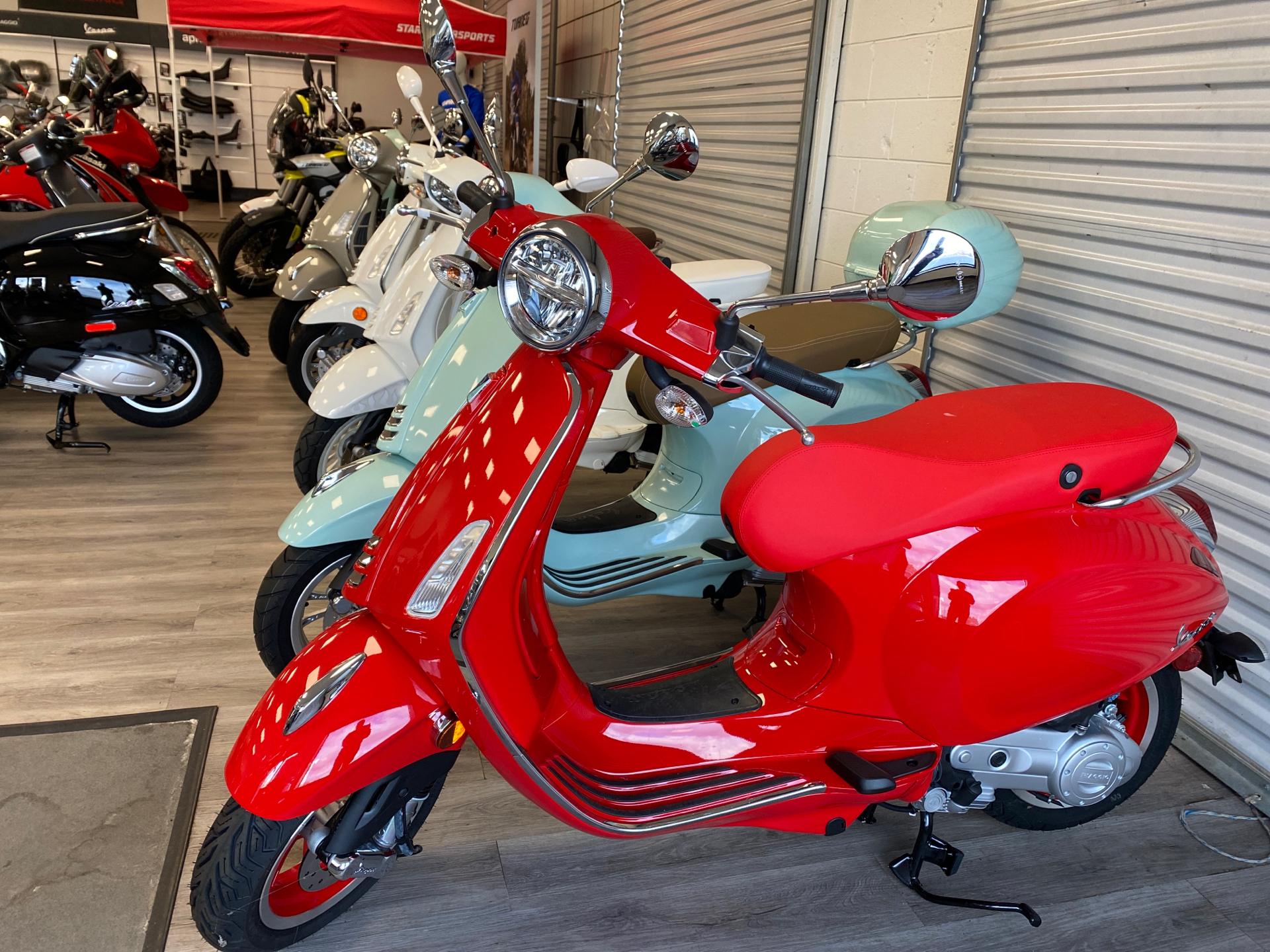 2023 Vespa Primavera 50 Red in Knoxville, Tennessee - Photo 1