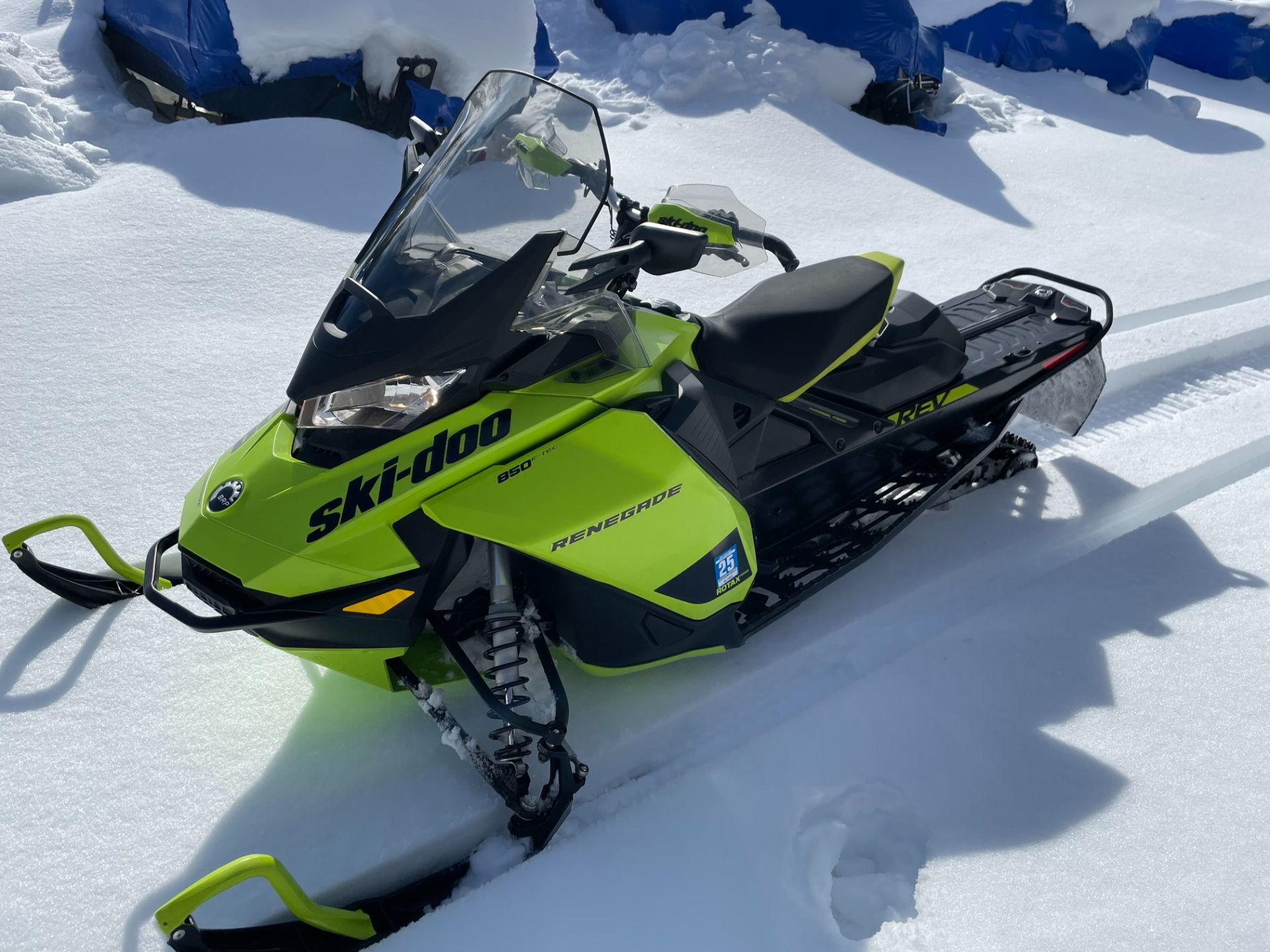 2020 Ski-Doo Renegade Adrenaline 850 E-TEC ES Rev Gen4 (Narrow) in Iron Mountain, Michigan - Photo 4