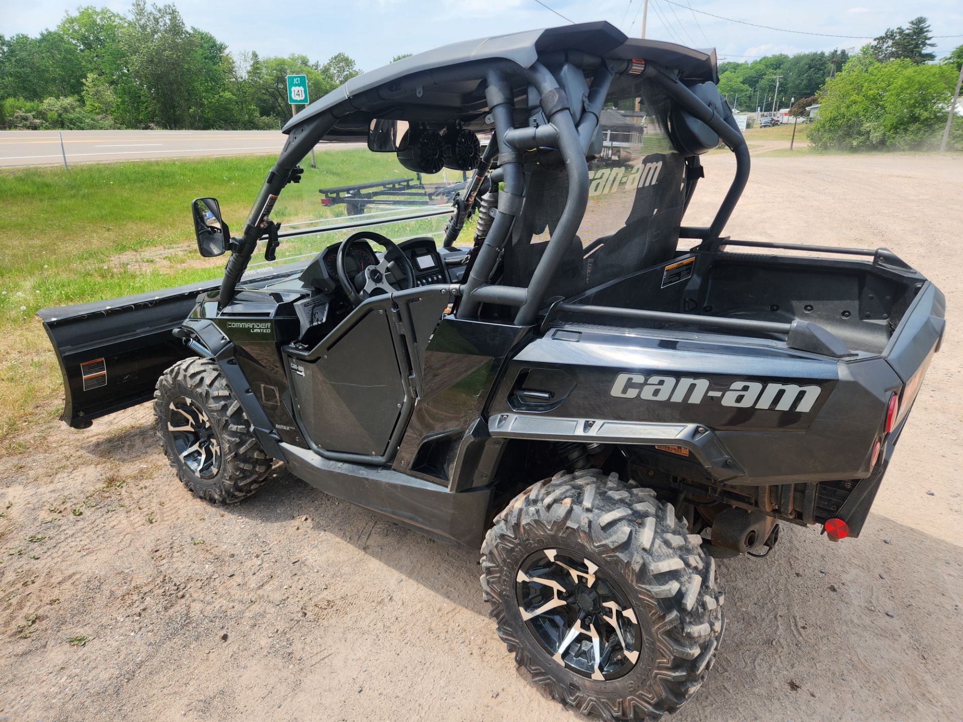 2018 Can-Am Commander Limited in Iron Mountain, Michigan - Photo 8