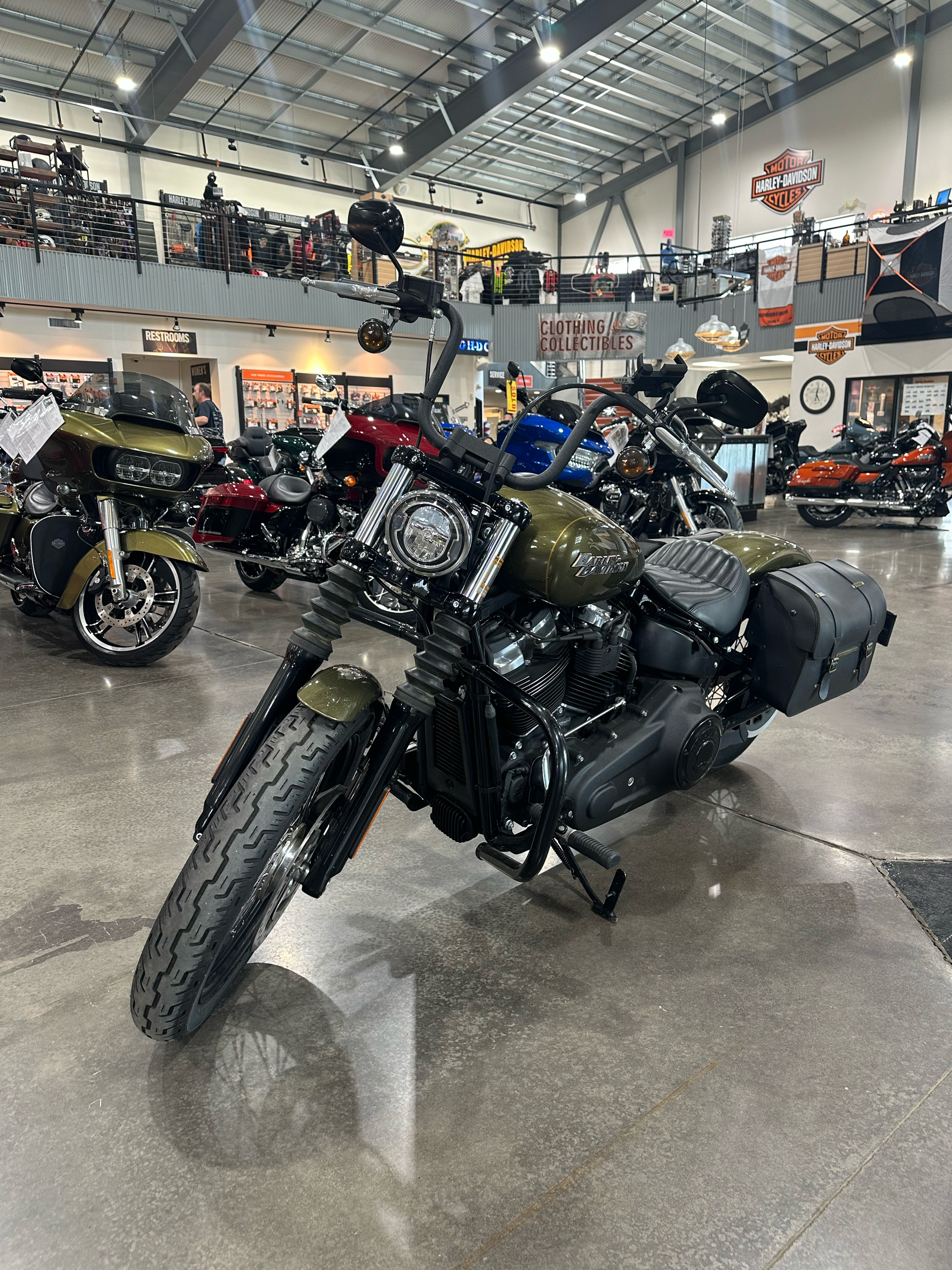 2018 Harley-Davidson Street Bob® 107 in Falconer, New York - Photo 4