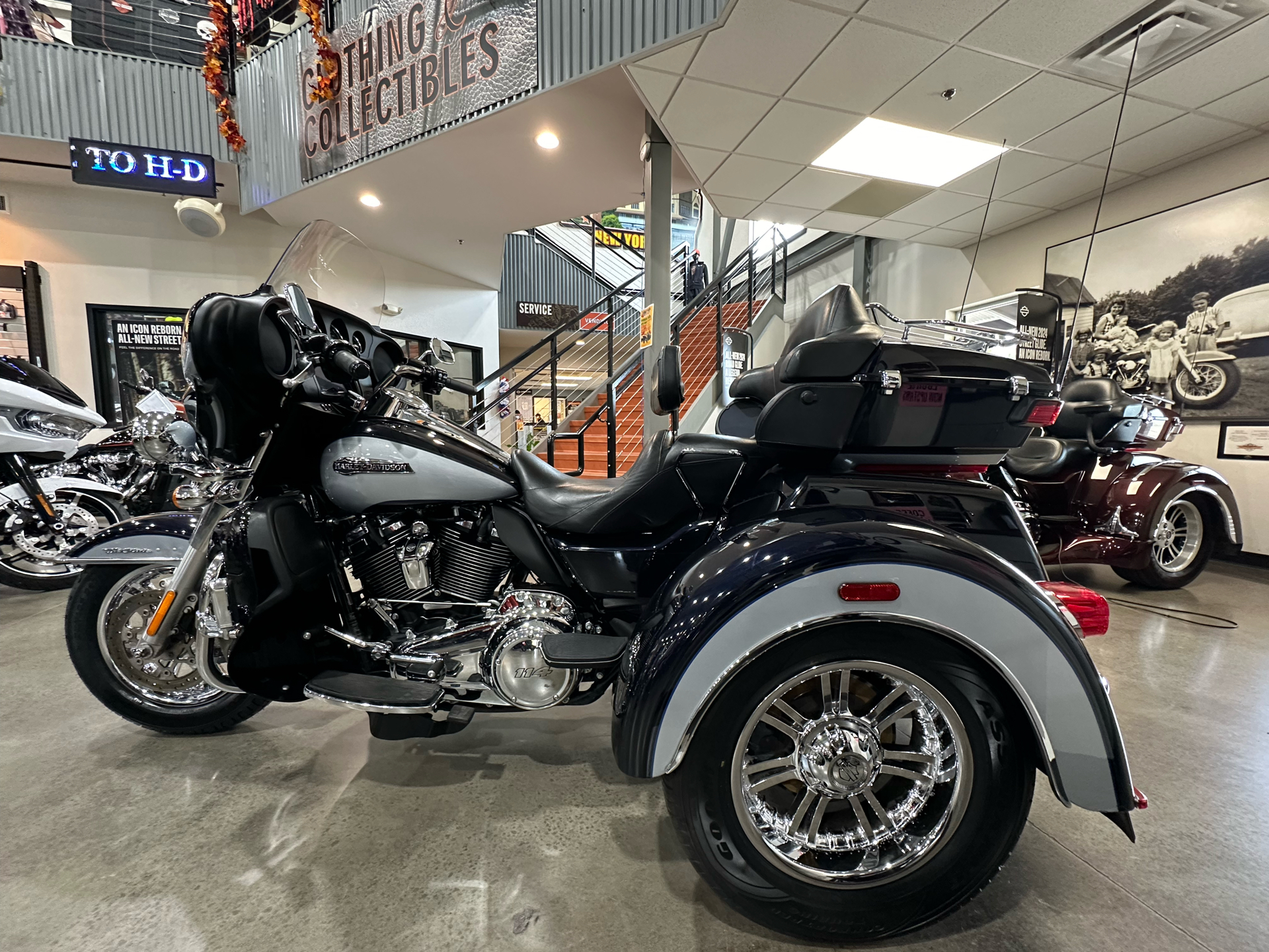 2019 Harley-Davidson Tri Glide® Ultra in Falconer, New York - Photo 5