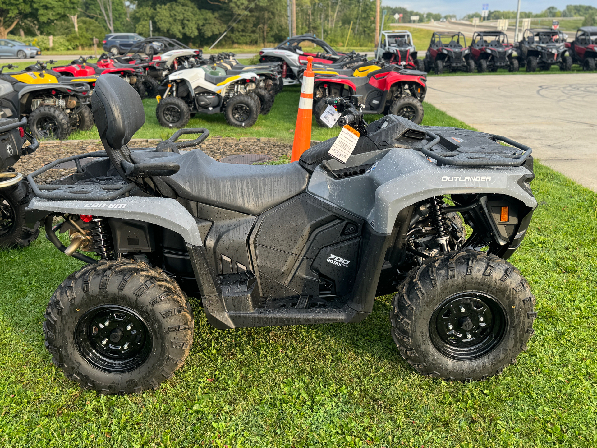 2024 Can-Am Outlander MAX DPS 700 in Falconer, New York - Photo 6