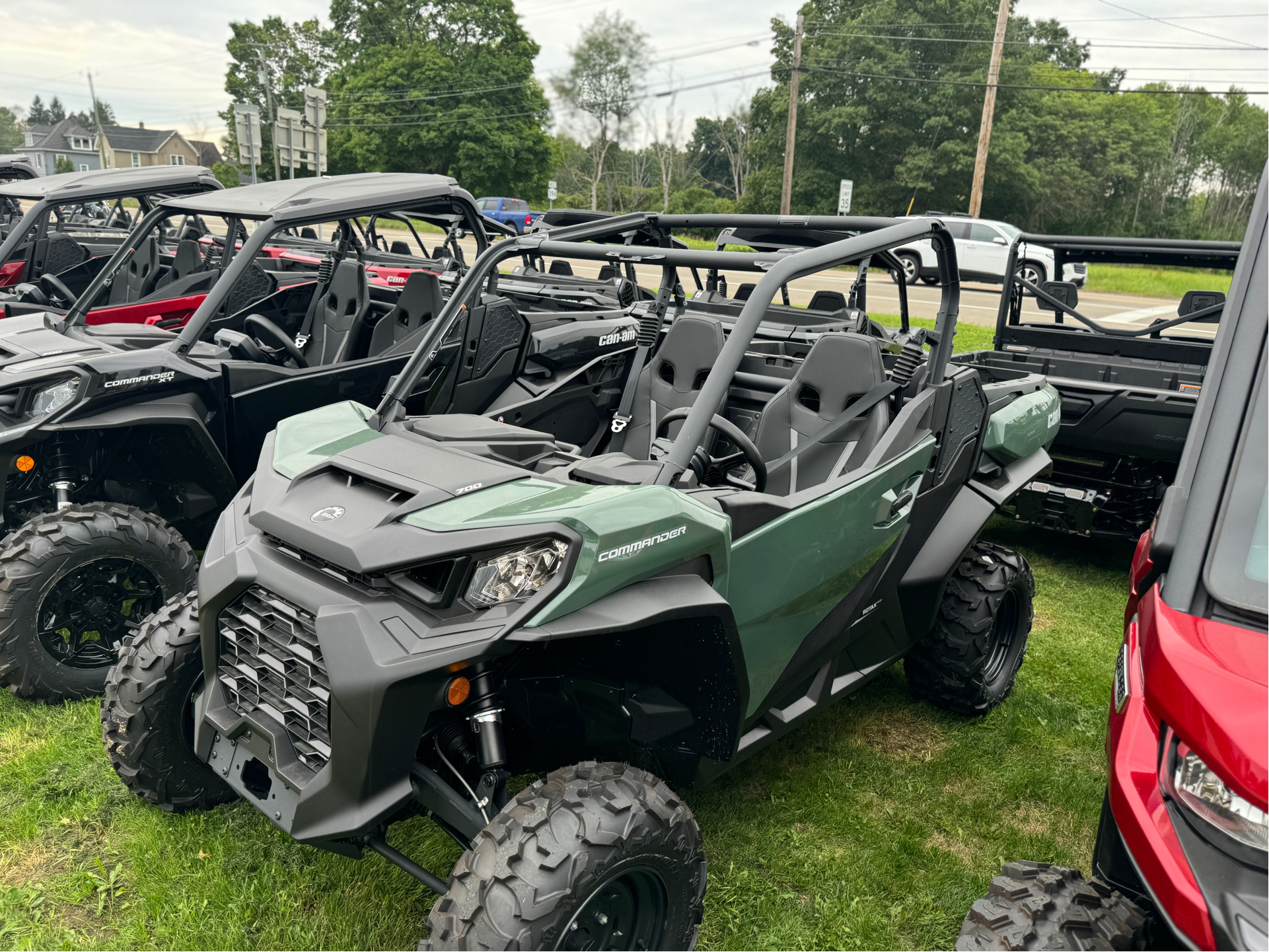 2024 Can-Am Commander DPS 700 in Falconer, New York - Photo 5