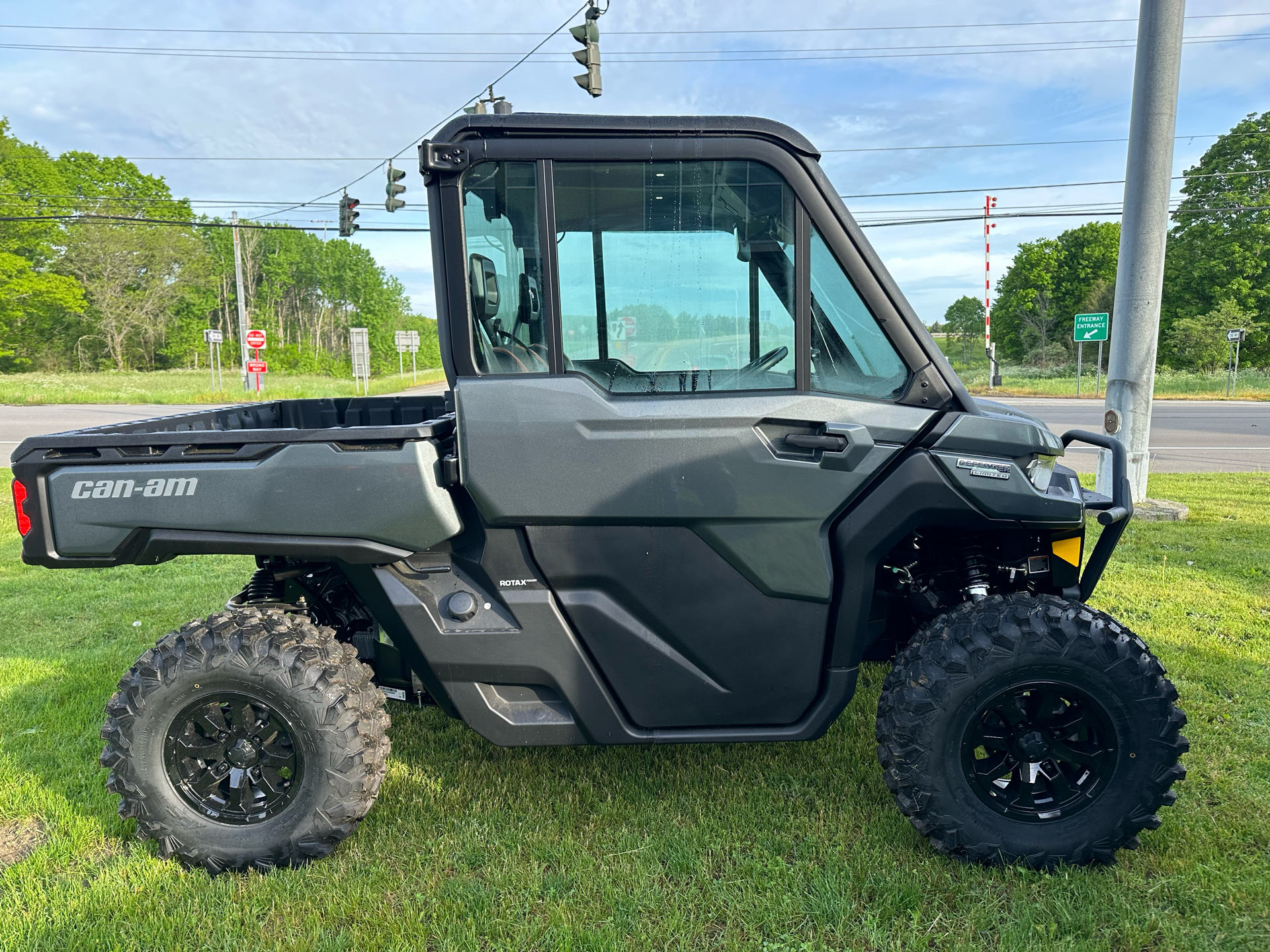 2024 Can-Am Defender Limited in Falconer, New York - Photo 1