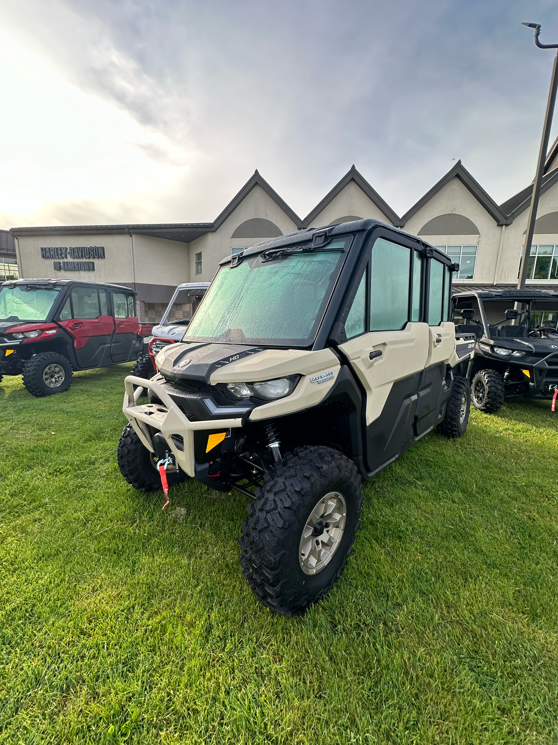 2024 Can-Am Defender MAX Limited in Falconer, New York - Photo 4