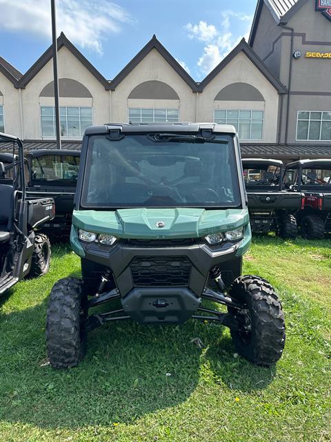 2025 Can-Am Defender DPS CAB in Falconer, New York - Photo 1